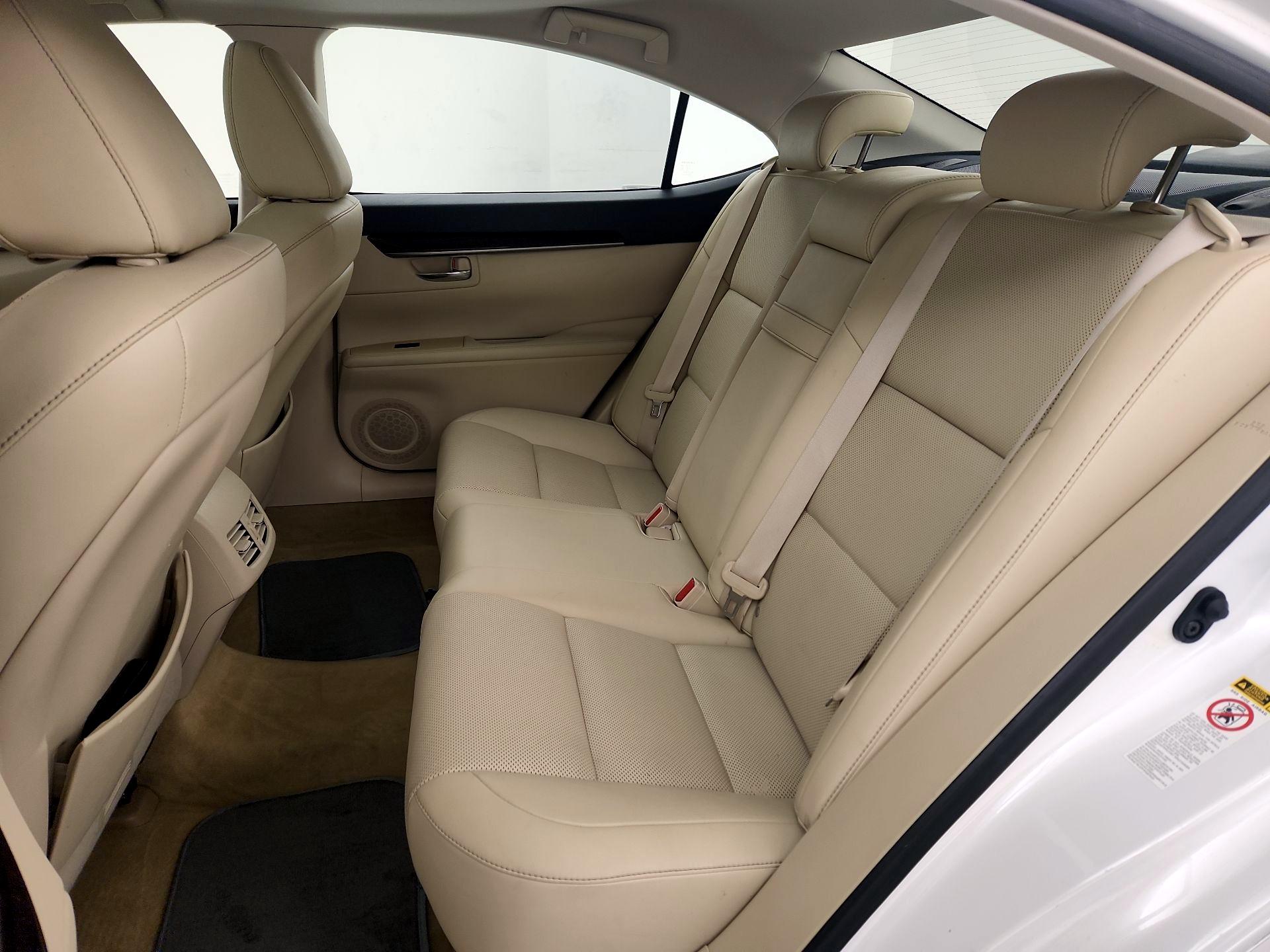 Thumbnail: 2014 Lexus ES - 20