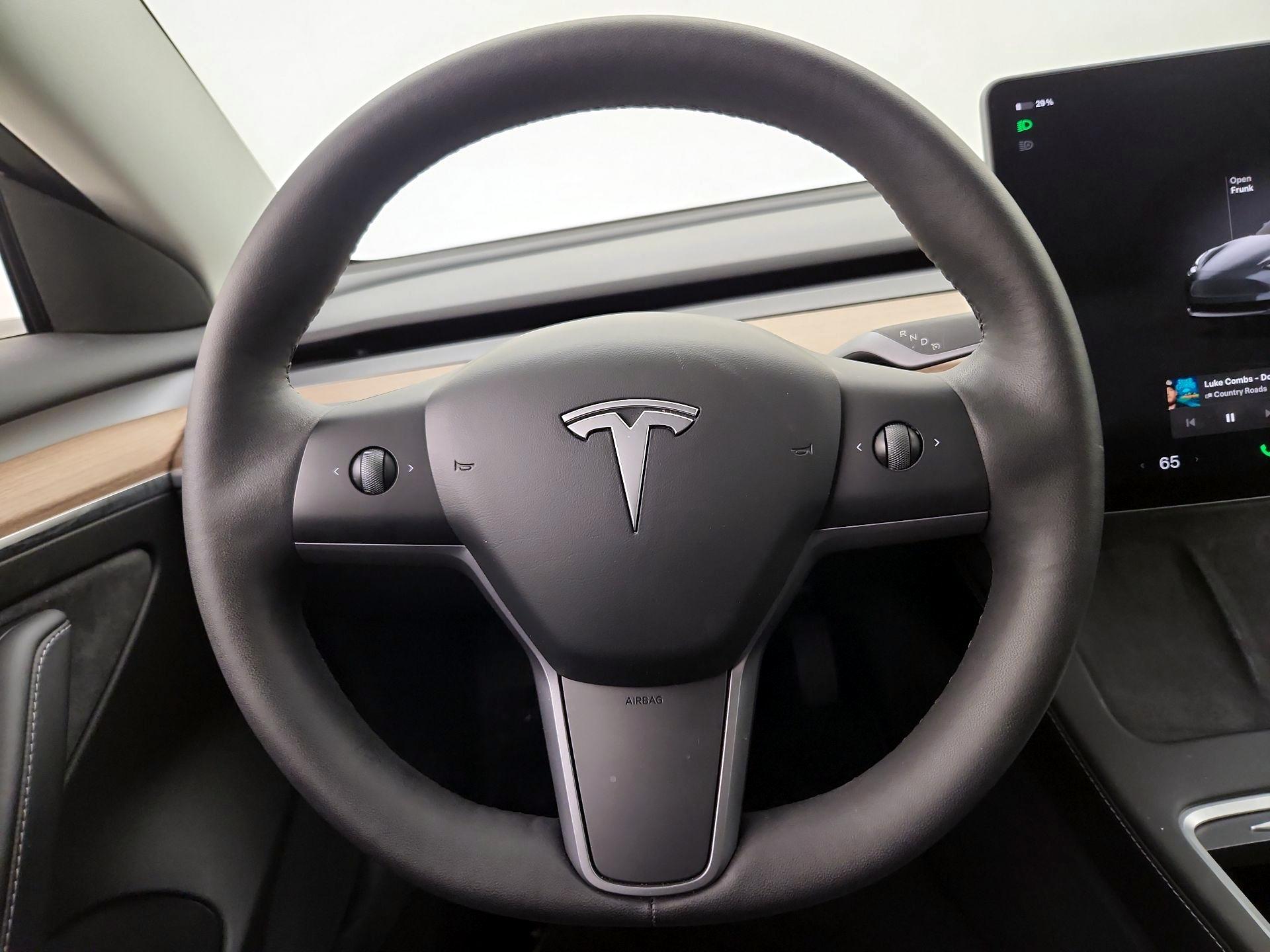 Thumbnail: 2023 Tesla Model 3 - 10