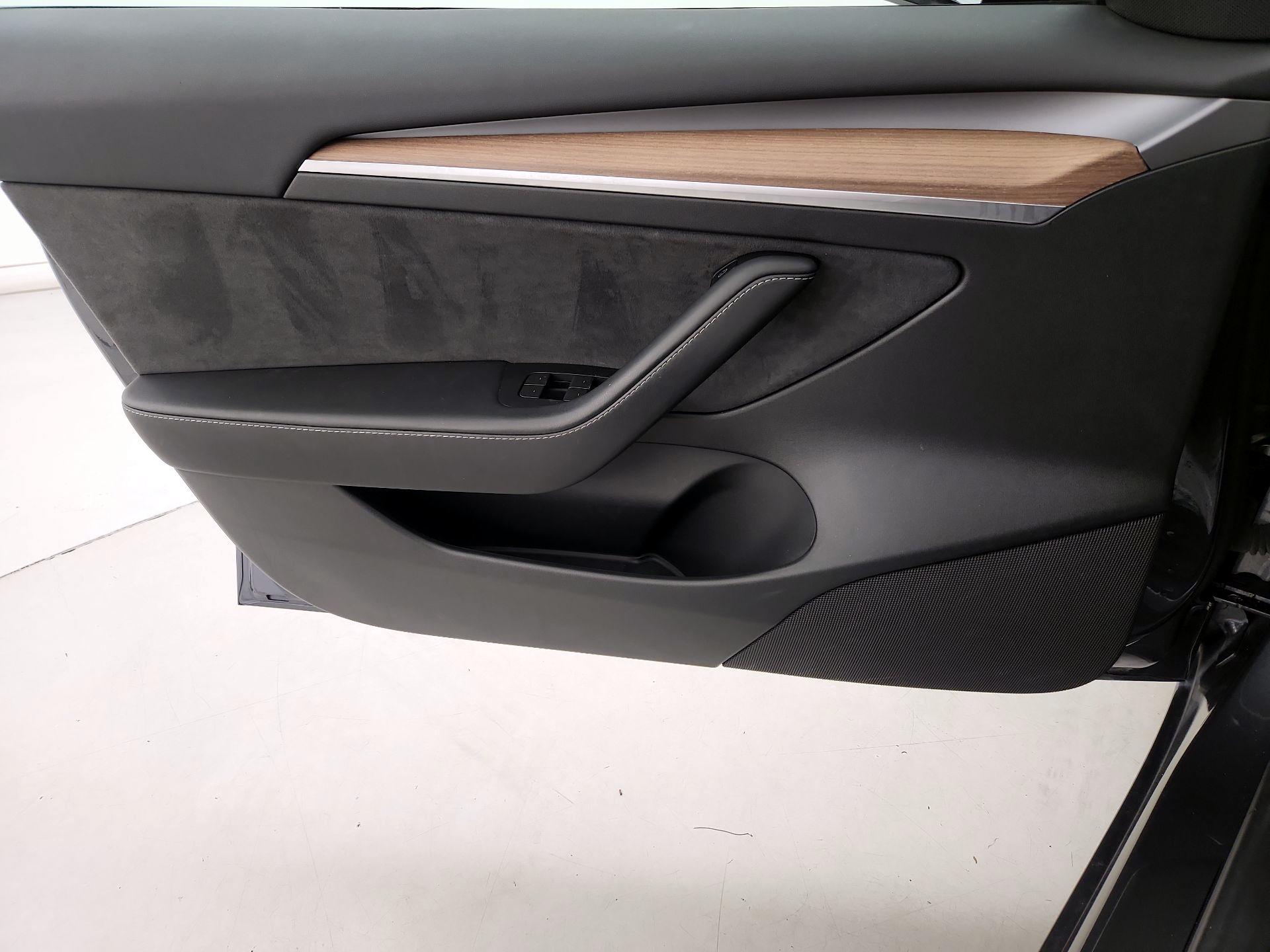 Thumbnail: 2023 Tesla Model 3 - 12