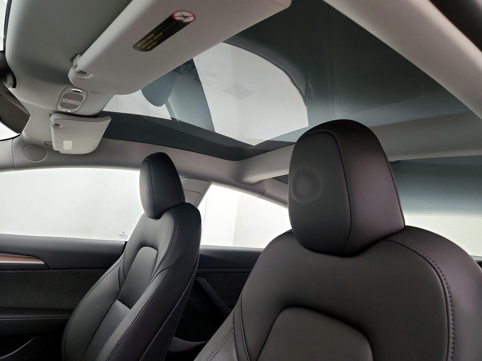 Thumbnail: 2023 Tesla Model 3 - 19
