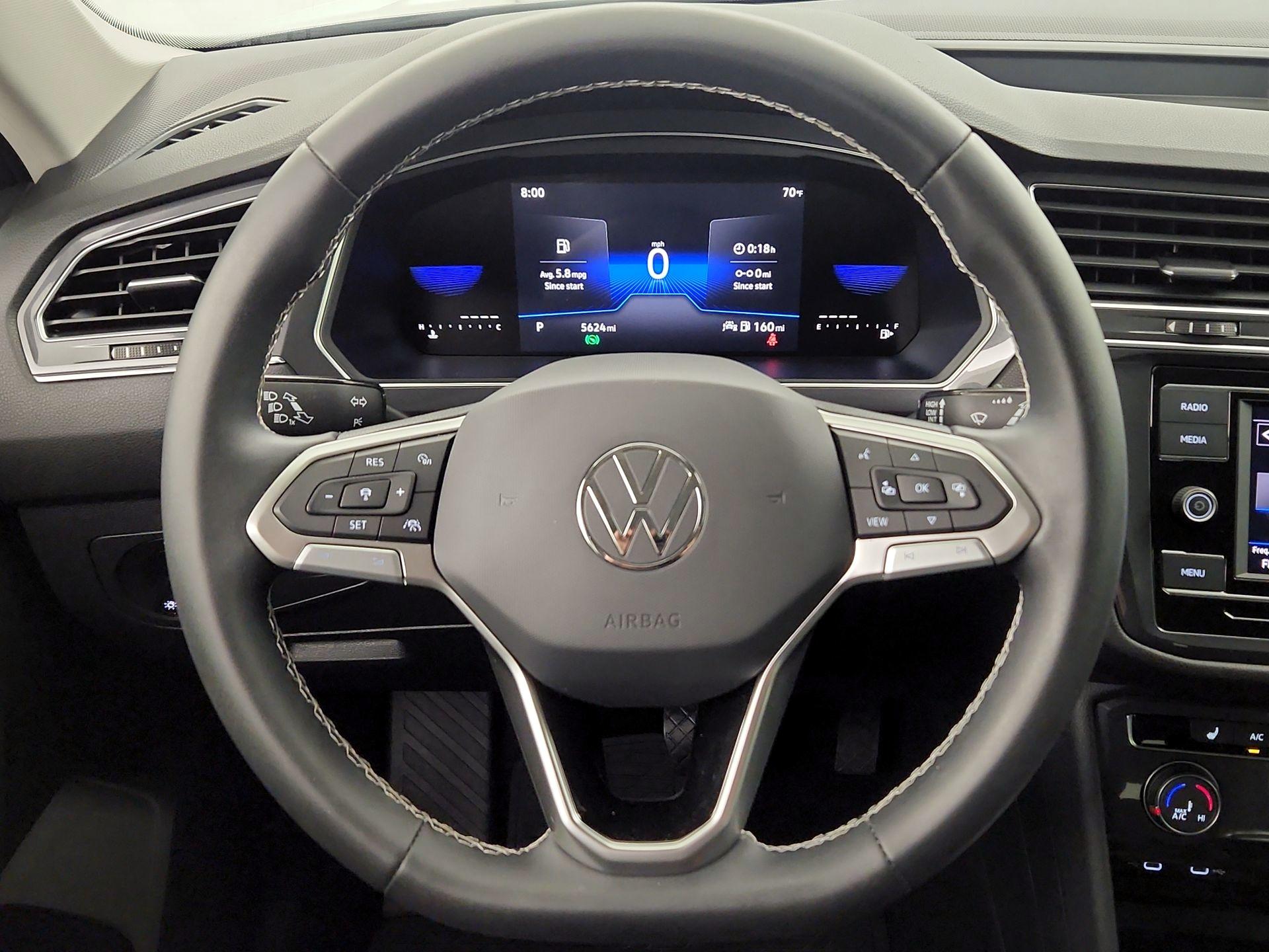 Thumbnail: 2023 Volkswagen Tiguan - 10