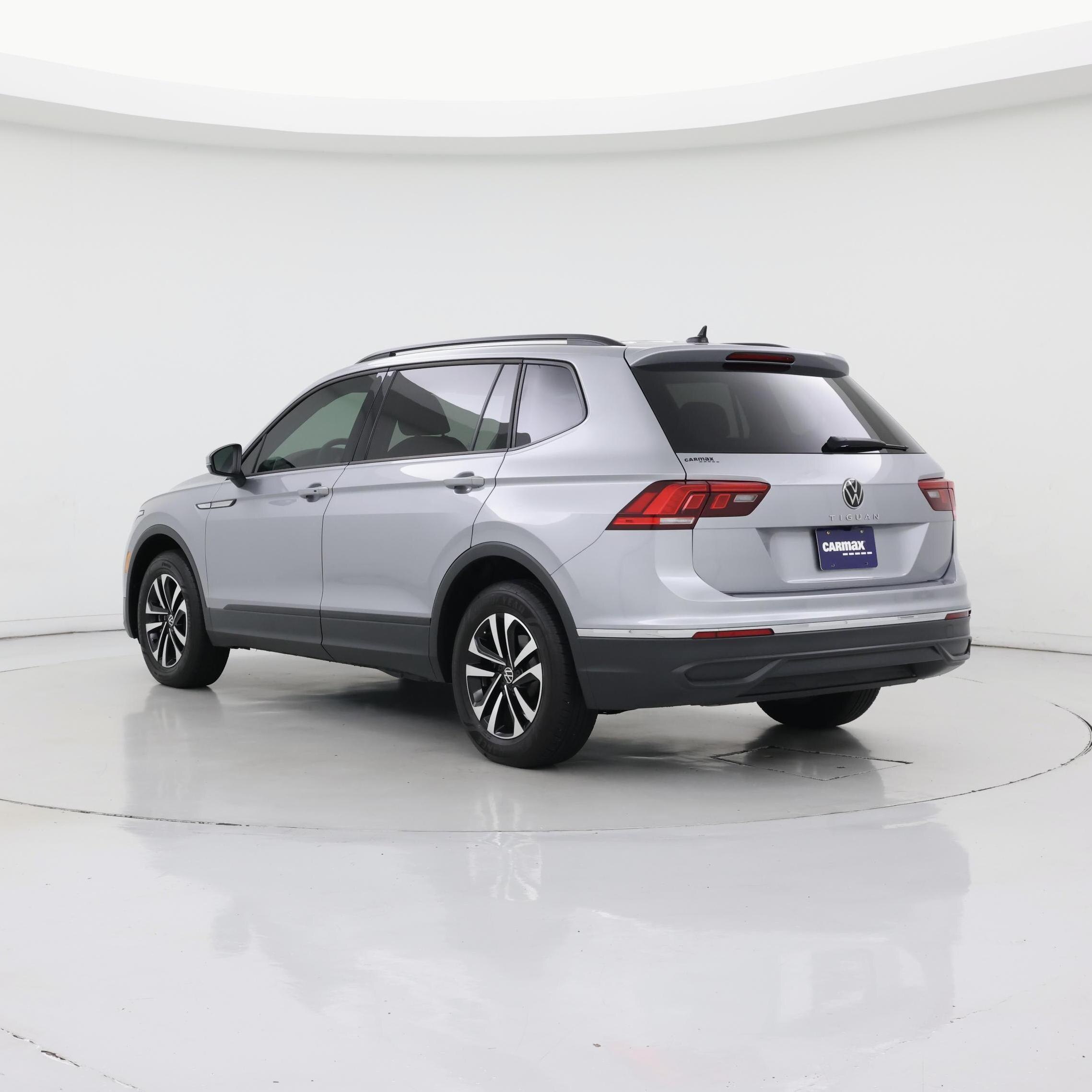 Thumbnail: 2023 Volkswagen Tiguan - 2
