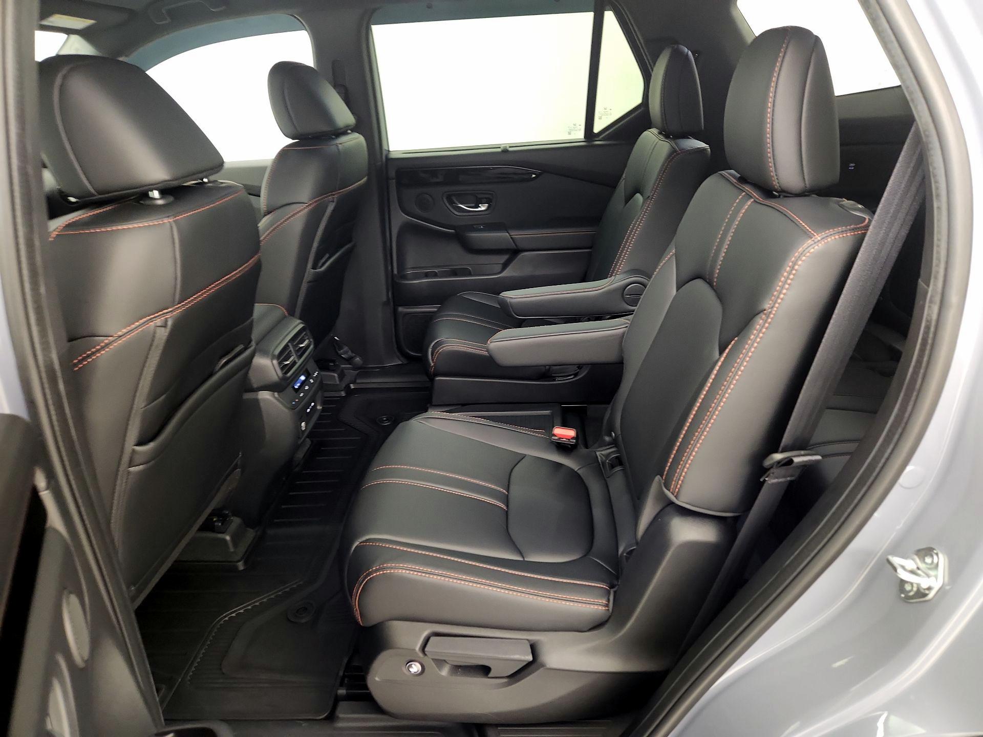 Thumbnail: 2025 Honda Pilot - 20