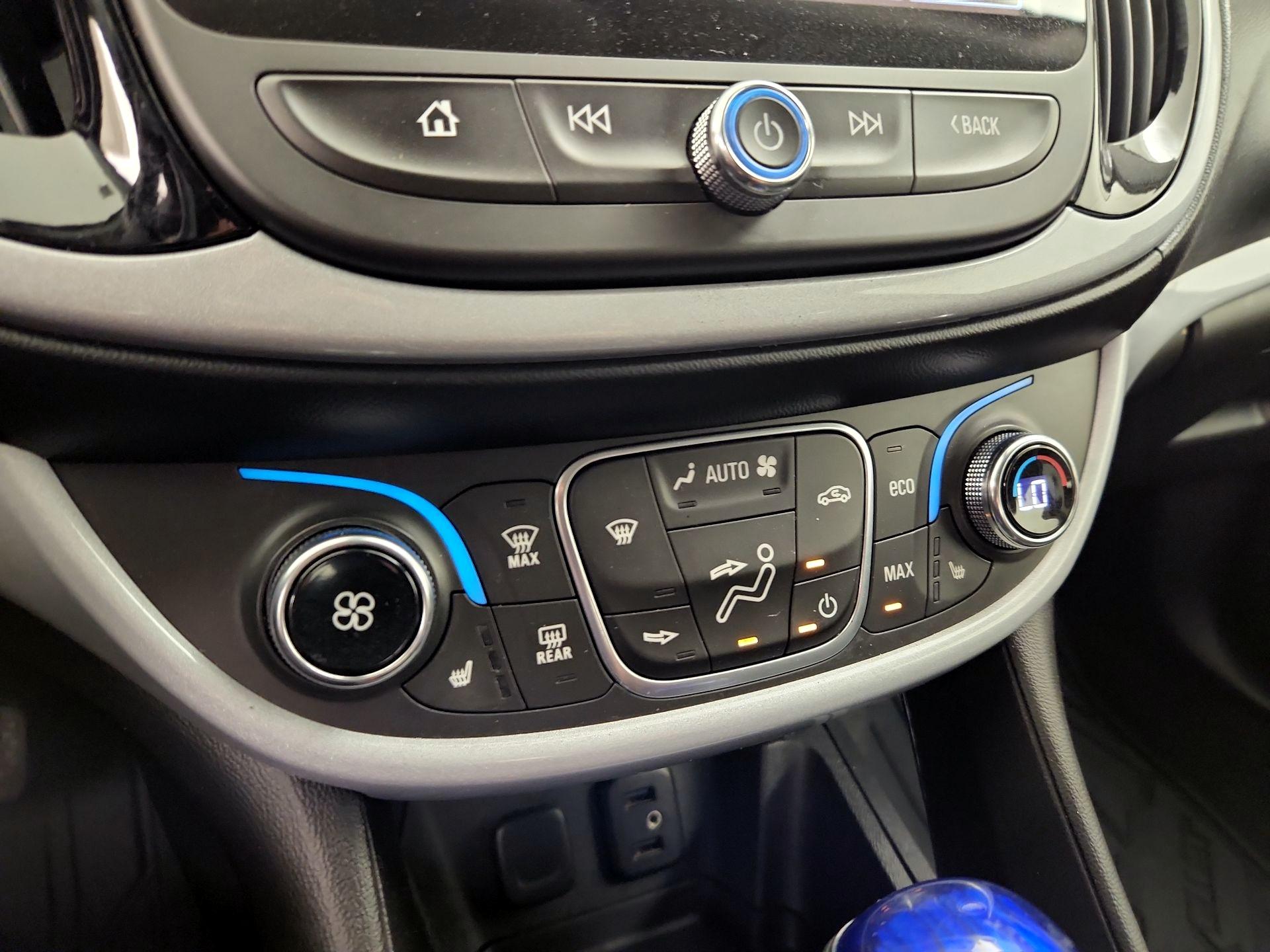 Thumbnail: 2016 Chevrolet Volt - 16