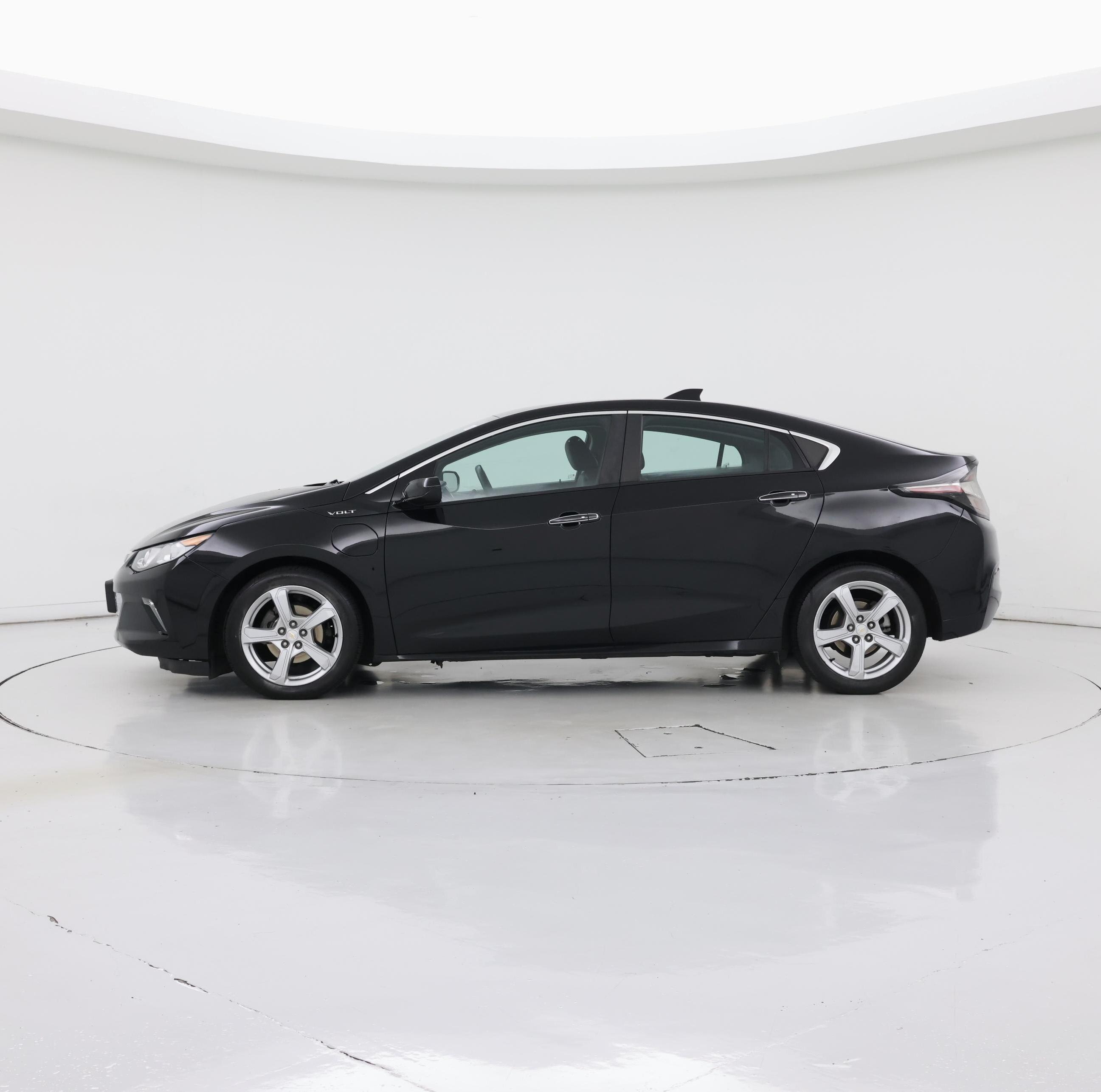Thumbnail: 2016 Chevrolet Volt - 3