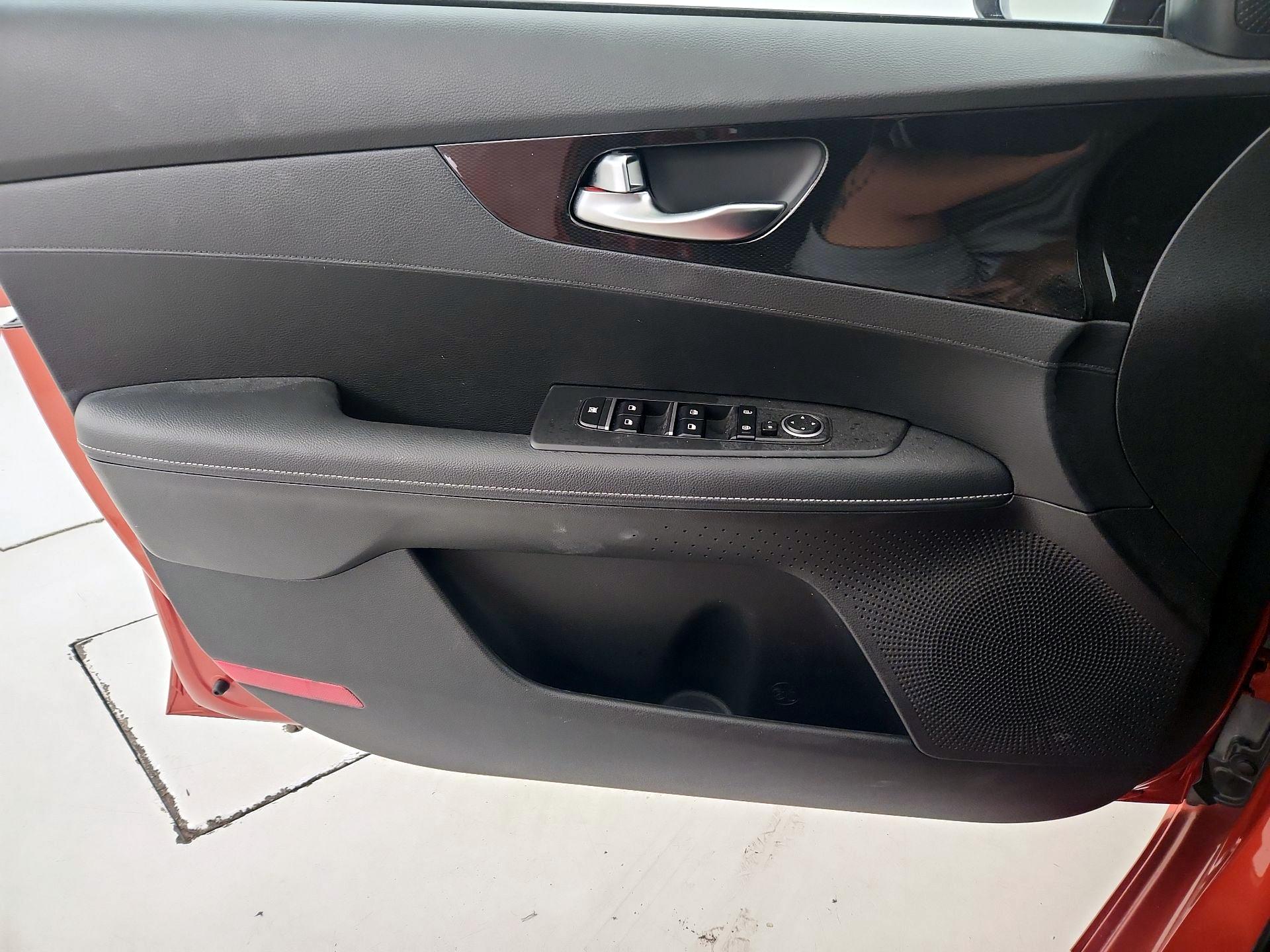 Thumbnail: 2023 Kia Forte - 12