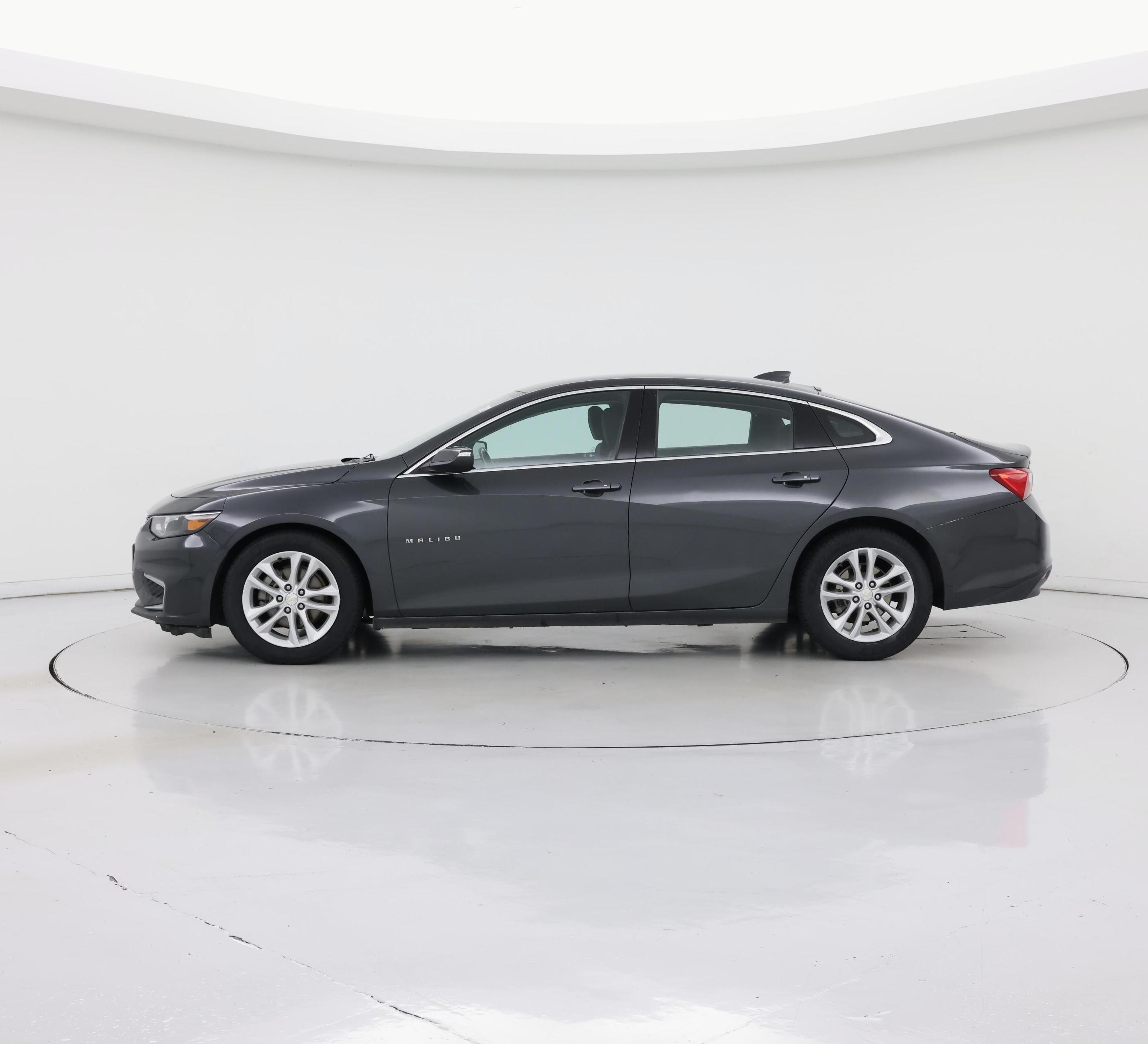 Thumbnail: 2017 Chevrolet Malibu - 3