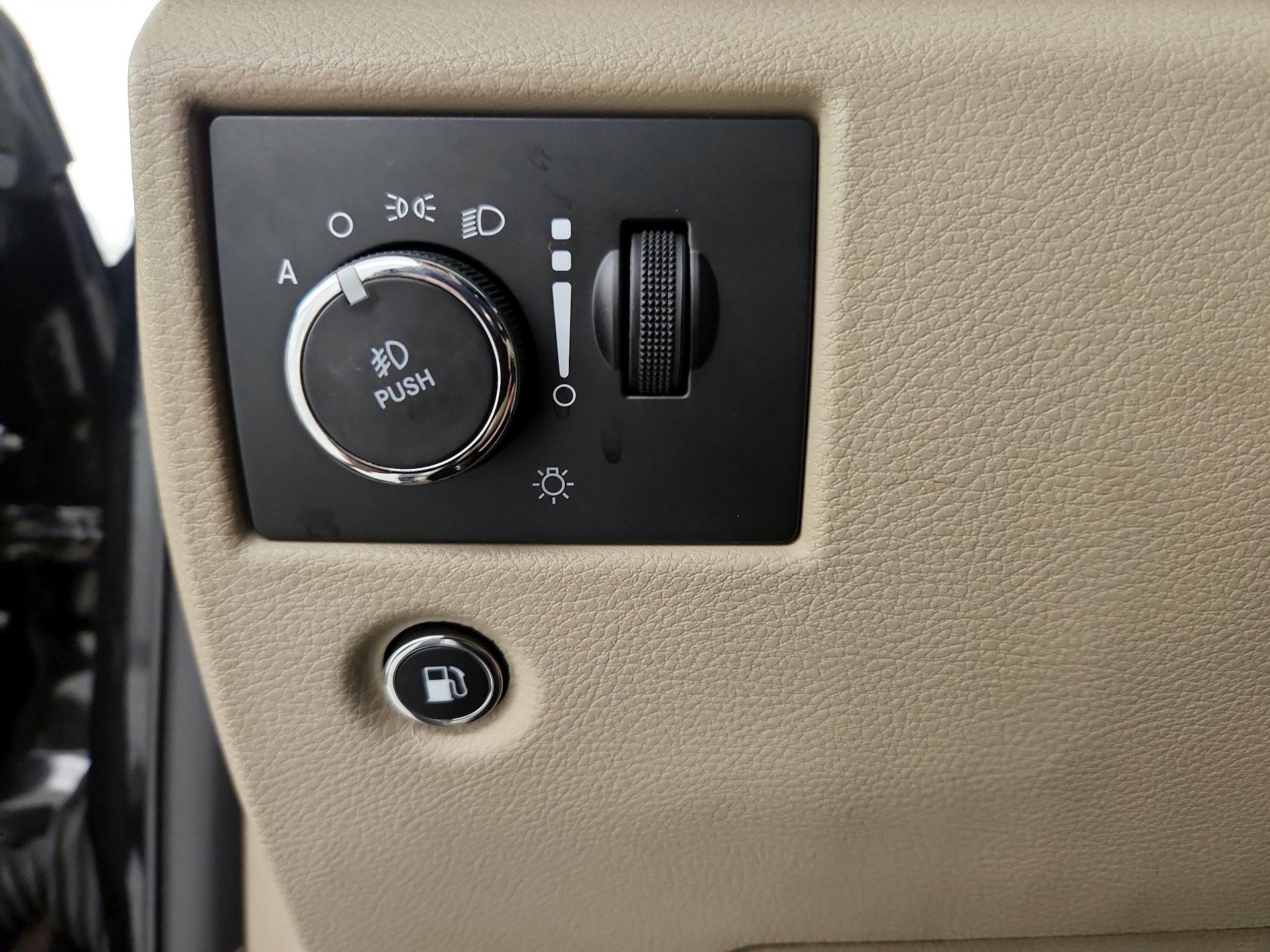 Thumbnail: 2019 Jeep Grand Cherokee - 13