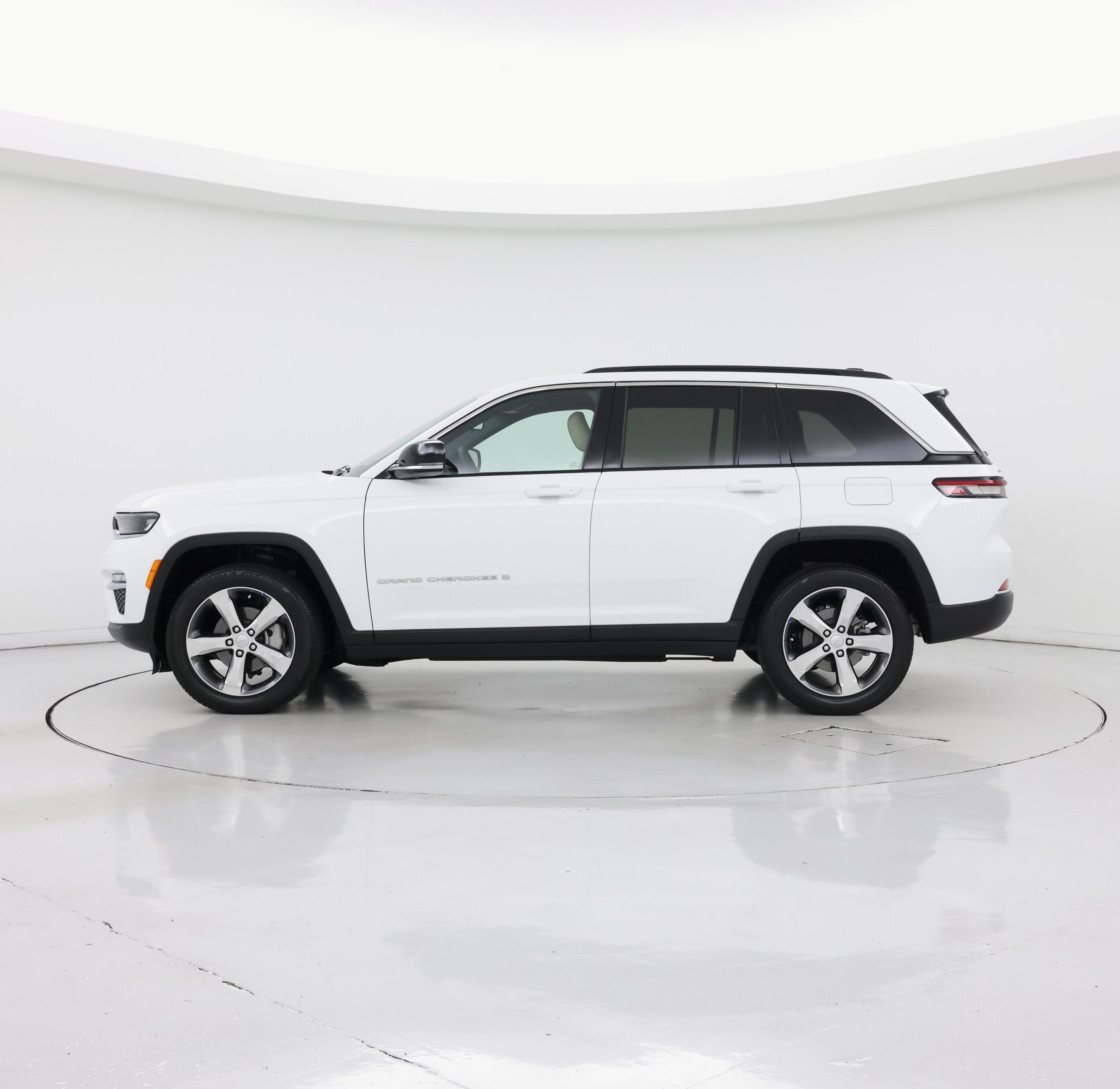 Thumbnail: 2025 Jeep Grand Cherokee - 3