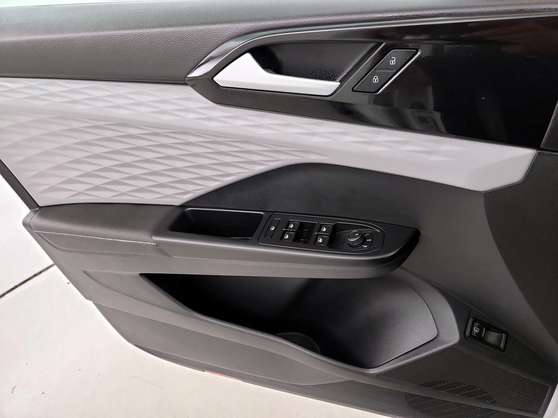 Thumbnail: 2024 Volkswagen Taos - 12