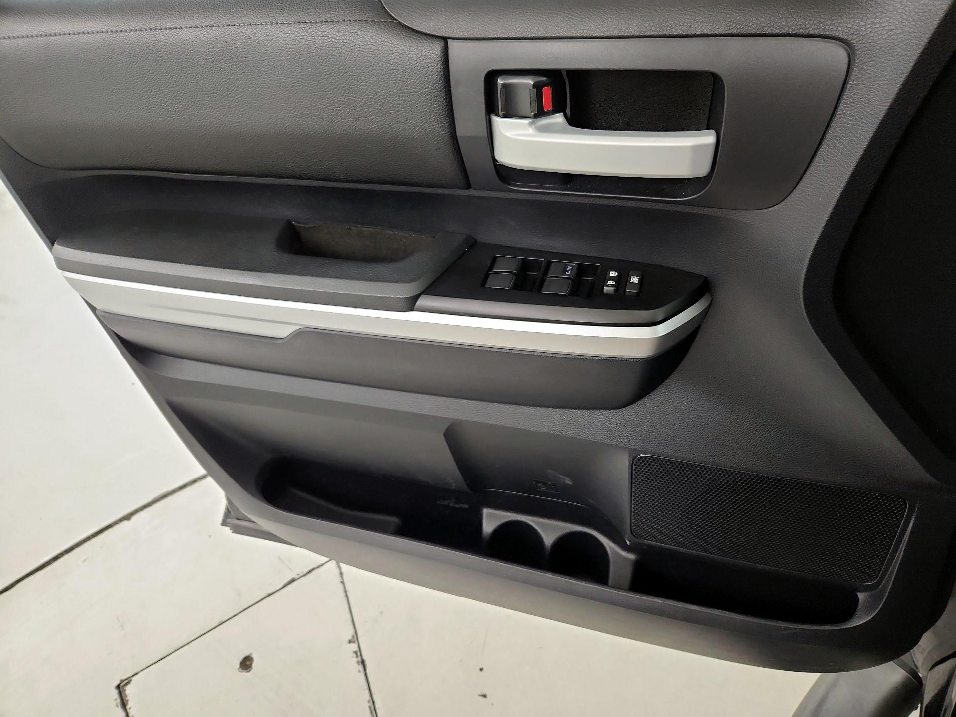 Thumbnail: 2016 Toyota Tundra - 12