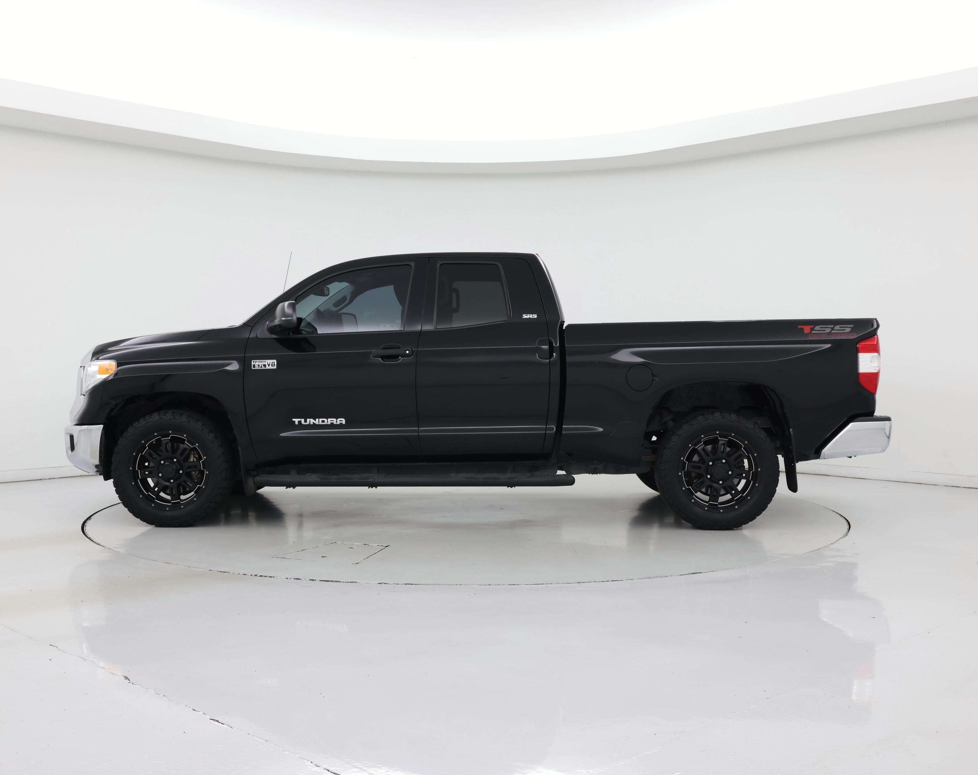 Thumbnail: 2016 Toyota Tundra - 3