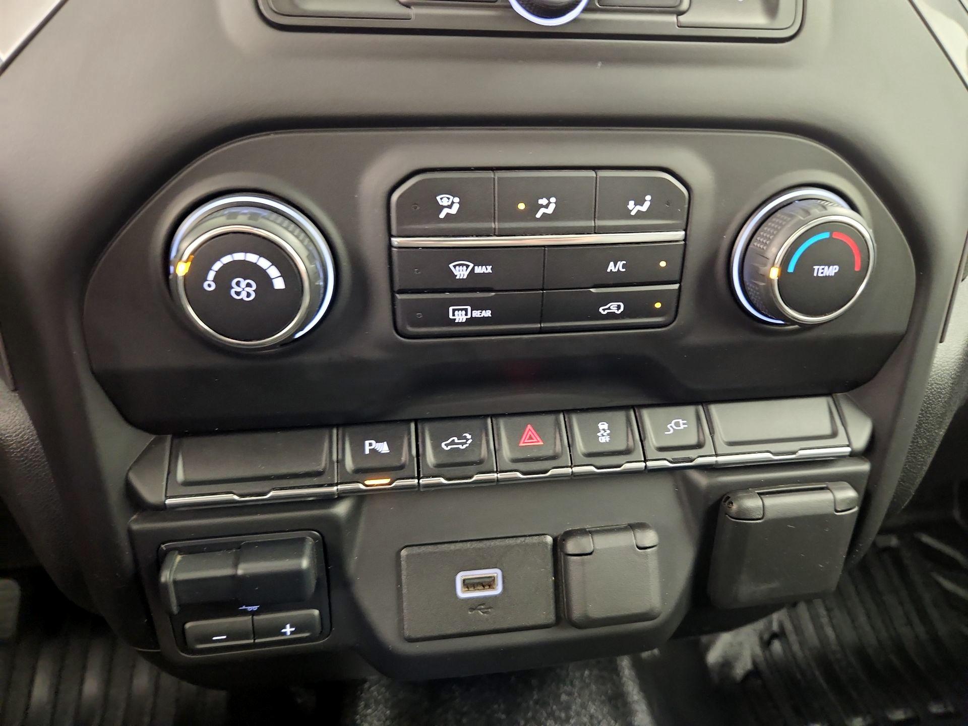 Thumbnail: 2020 Chevrolet Silverado 3500 - 16