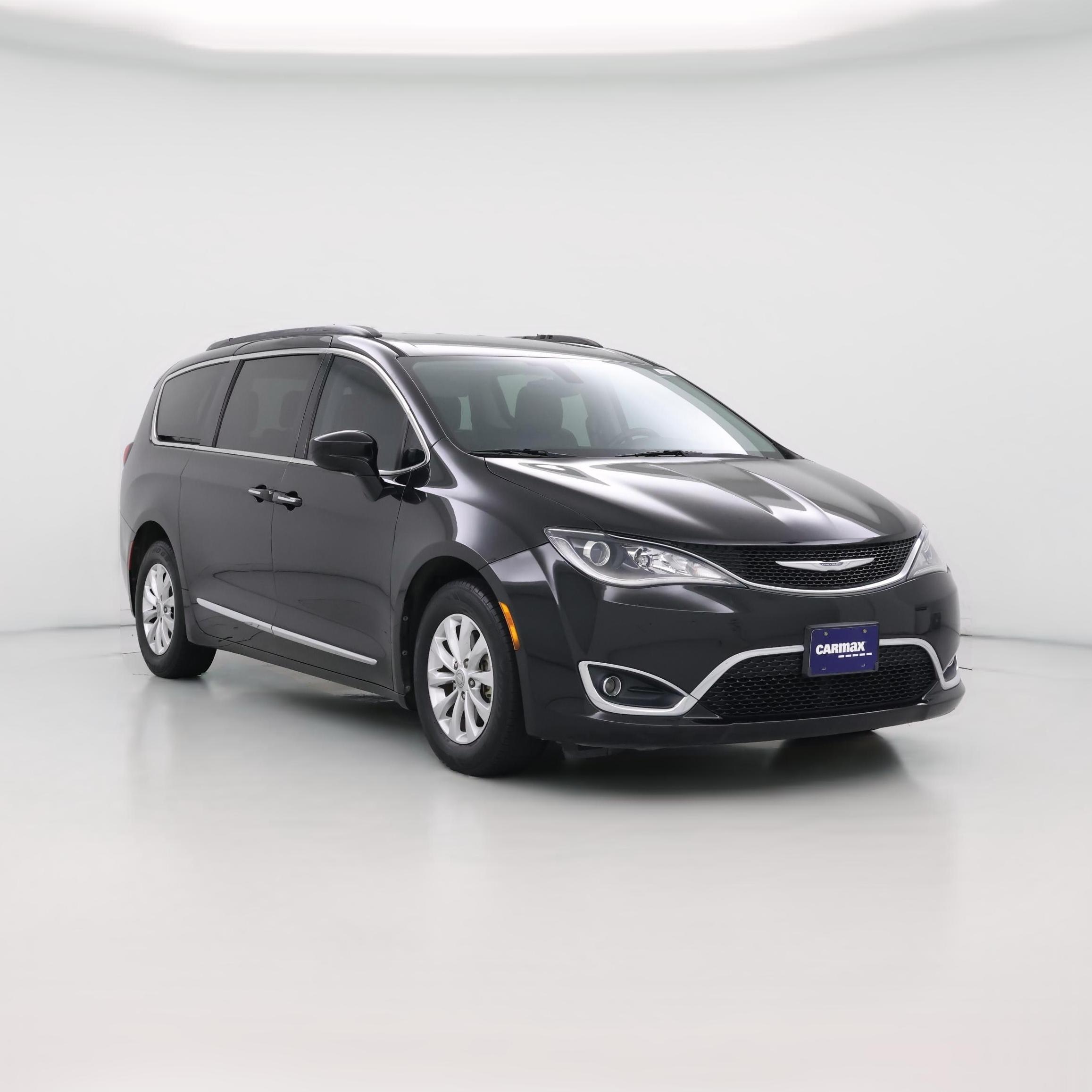Thumbnail: 2017 Chrysler Pacifica - 1