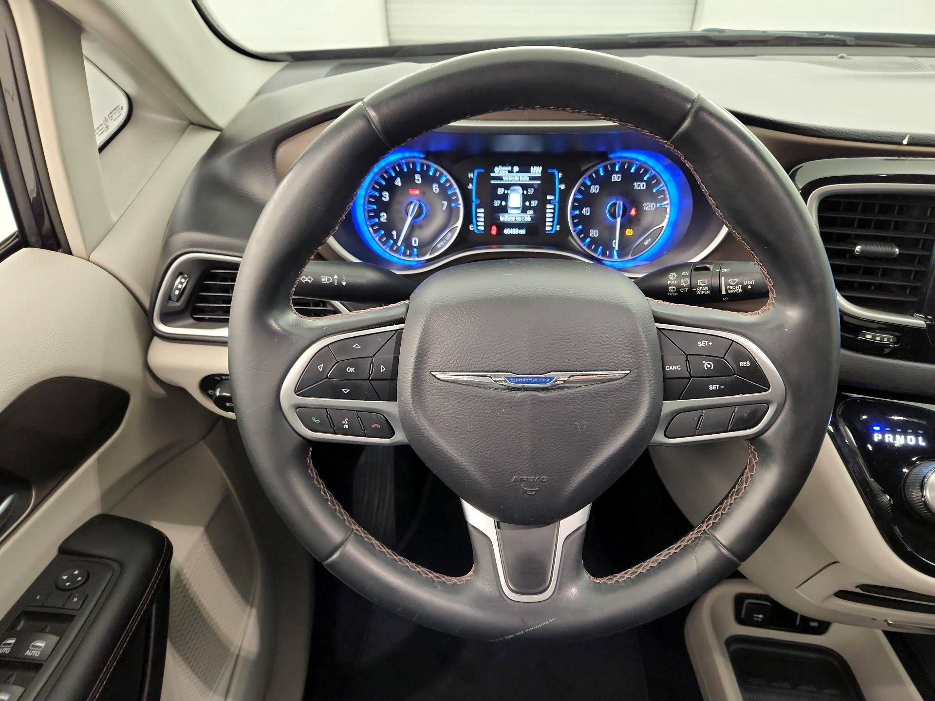 Thumbnail: 2017 Chrysler Pacifica - 10
