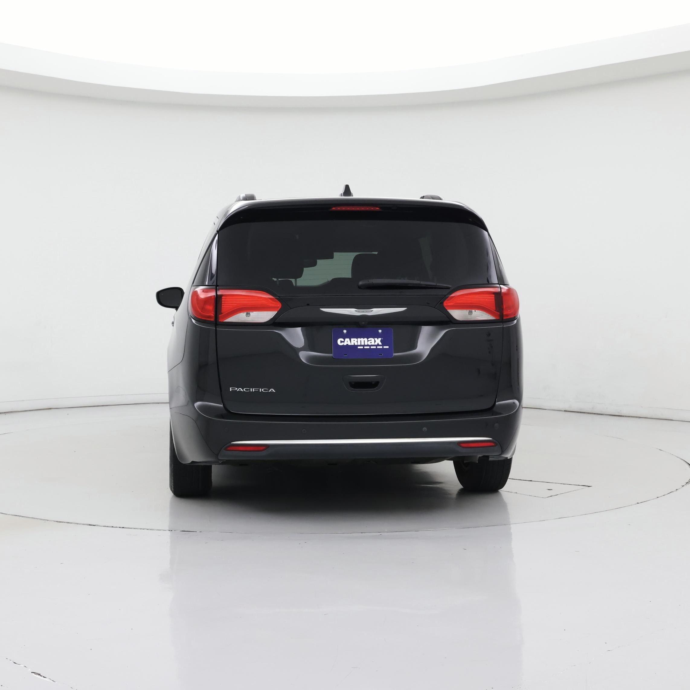 Thumbnail: 2017 Chrysler Pacifica - 6