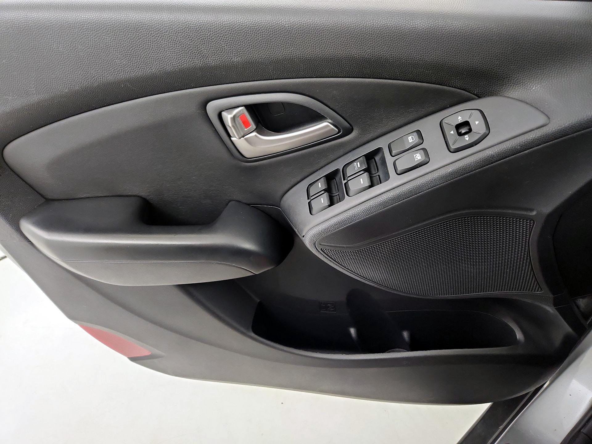Thumbnail: 2013 Hyundai Tucson - 12