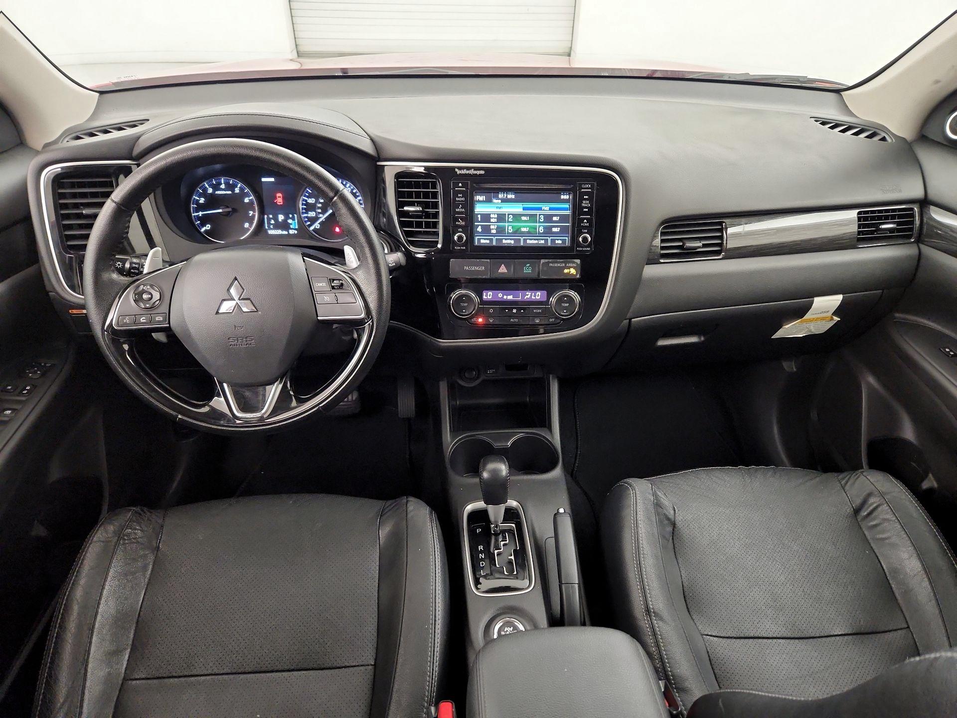 Thumbnail: 2016 Mitsubishi Outlander - 9