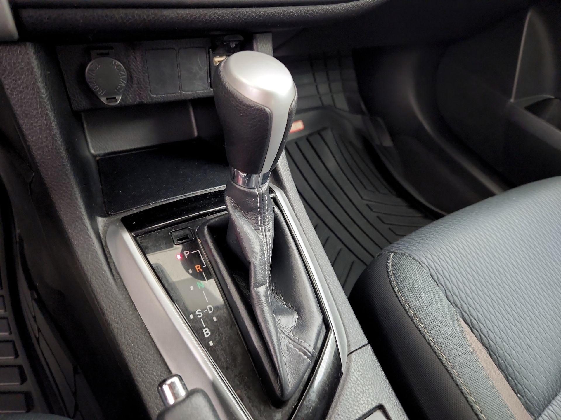 Thumbnail: 2019 Toyota Corolla - 17