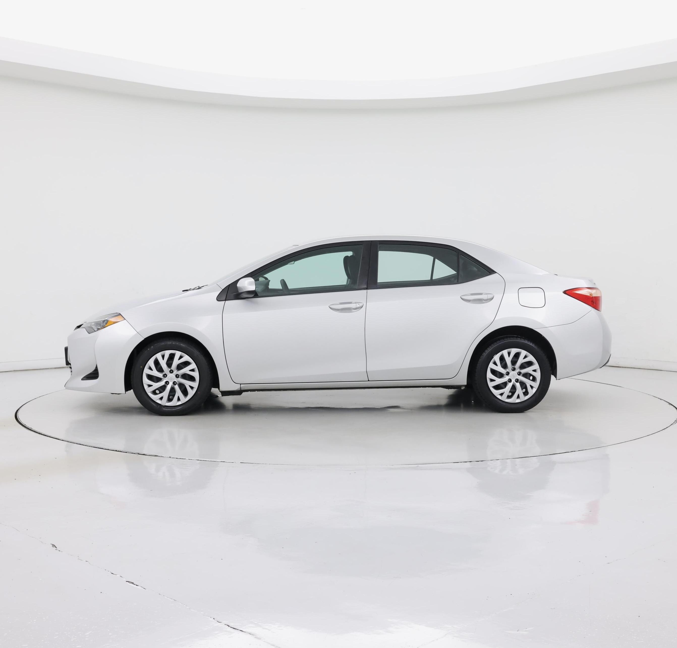 Thumbnail: 2019 Toyota Corolla - 3
