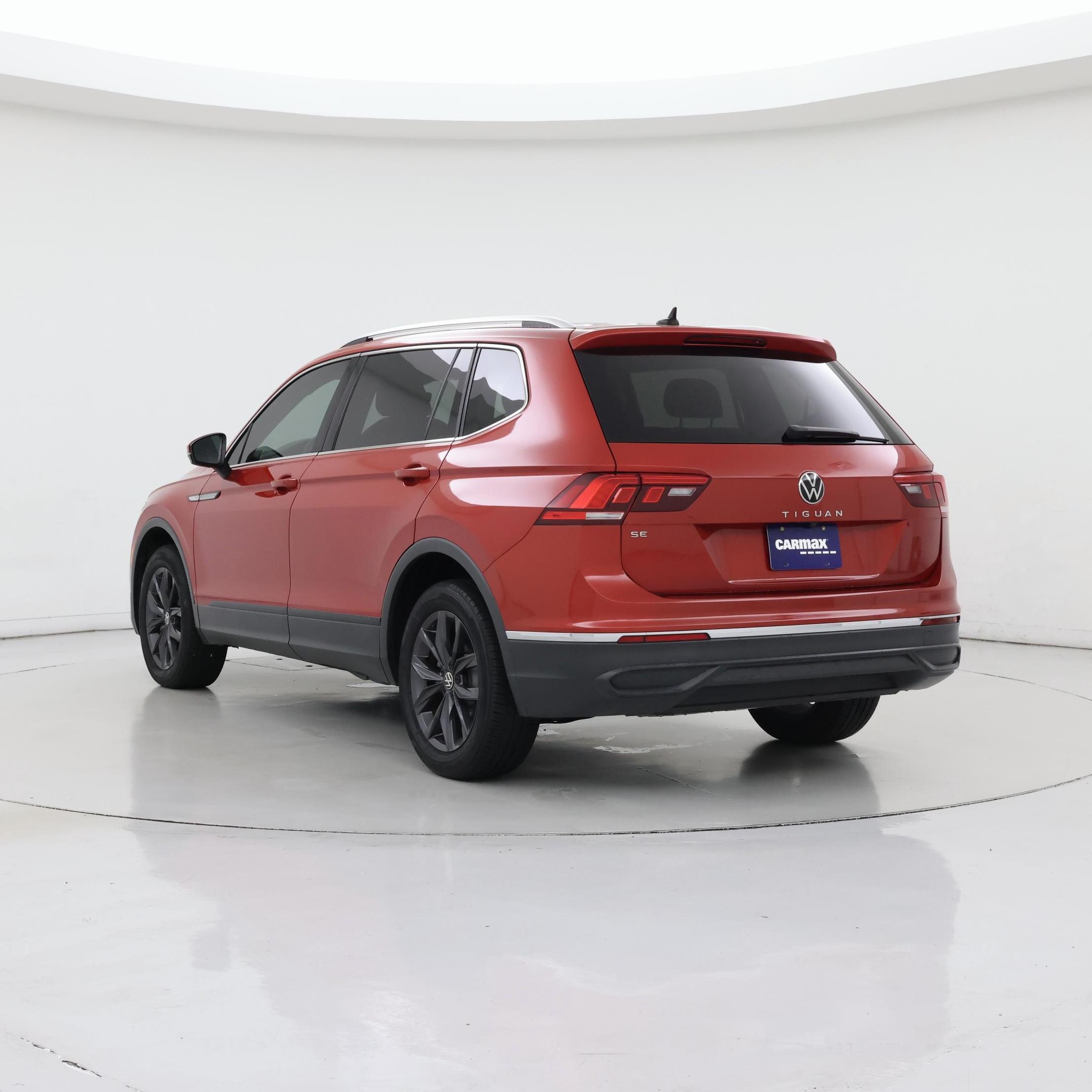 Thumbnail: 2022 Volkswagen Tiguan - 2
