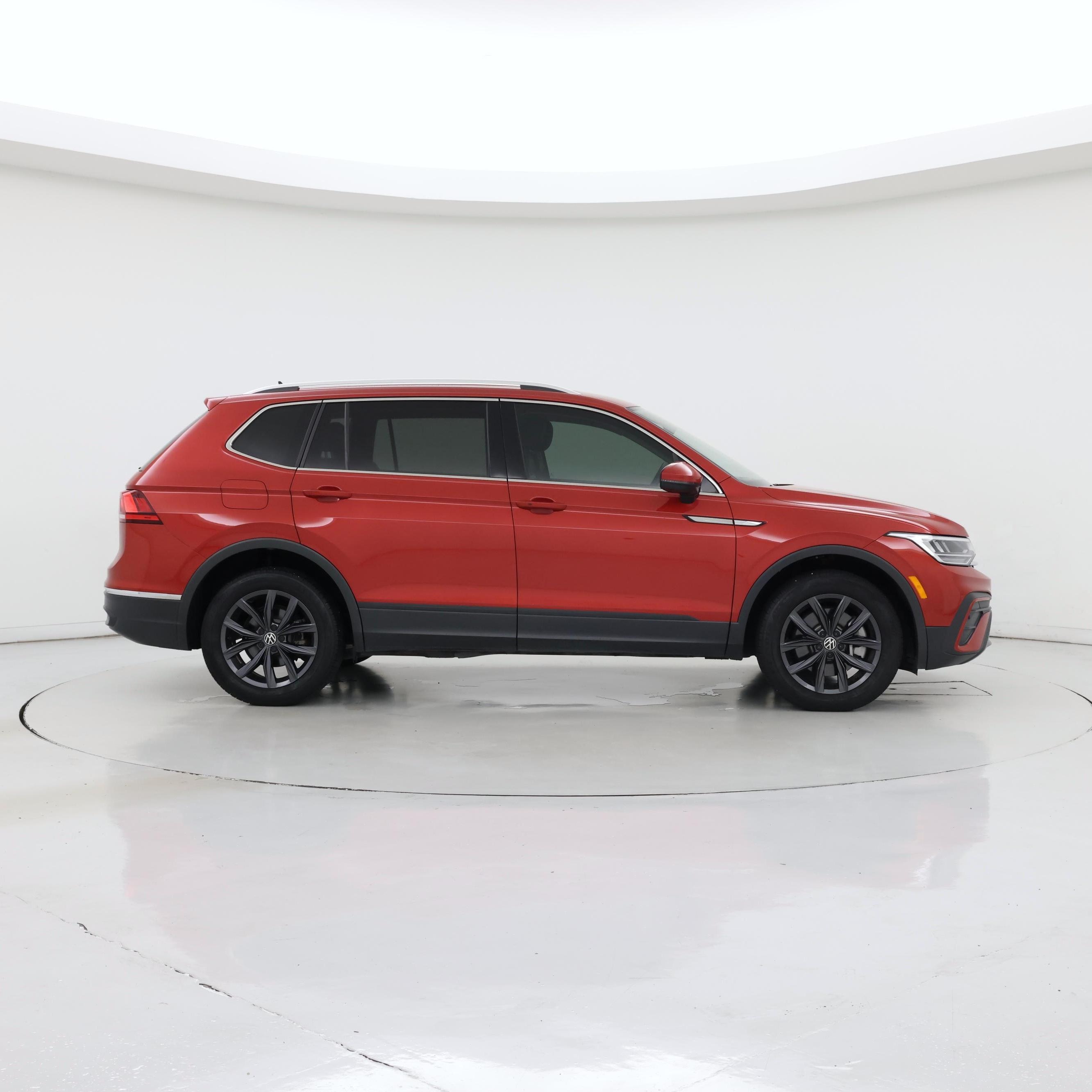 Thumbnail: 2022 Volkswagen Tiguan - 7