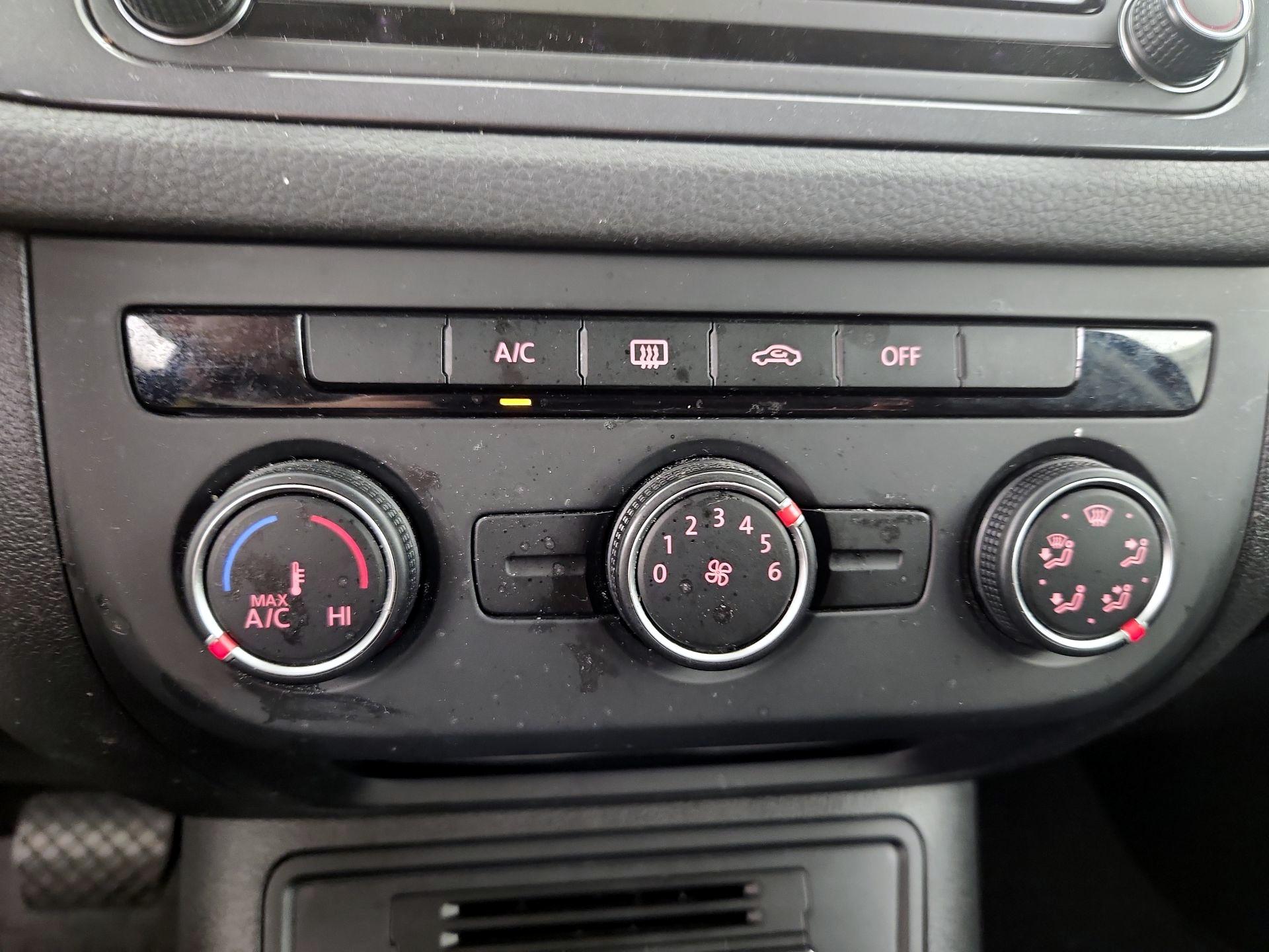 Thumbnail: 2018 Volkswagen Tiguan - 16