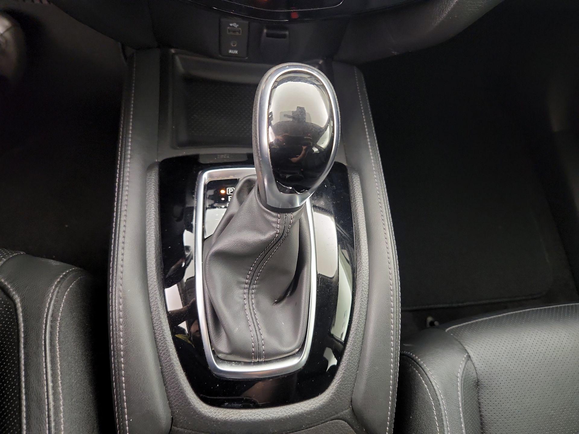 Thumbnail: 2017 Nissan Rogue - 17