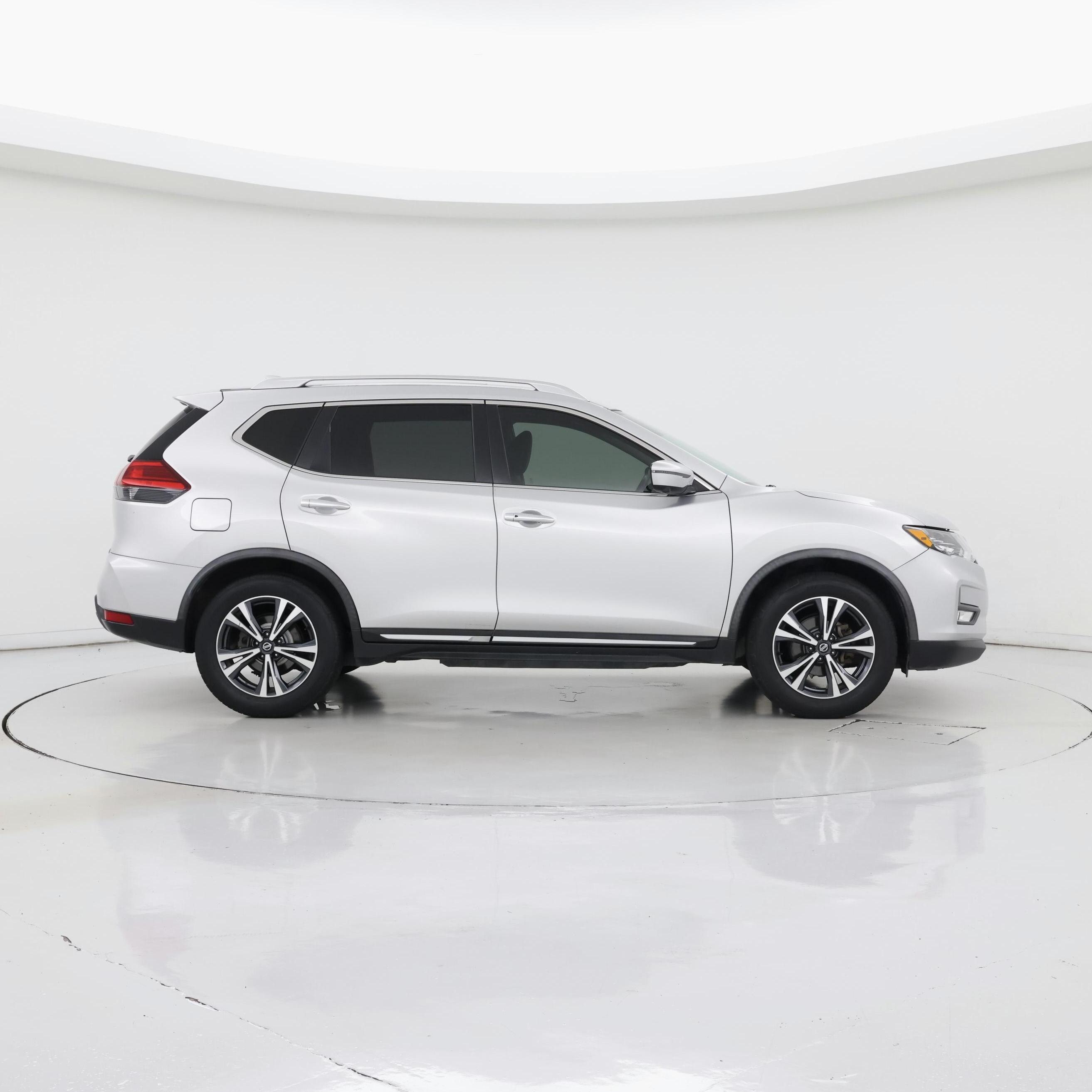 Thumbnail: 2017 Nissan Rogue - 7