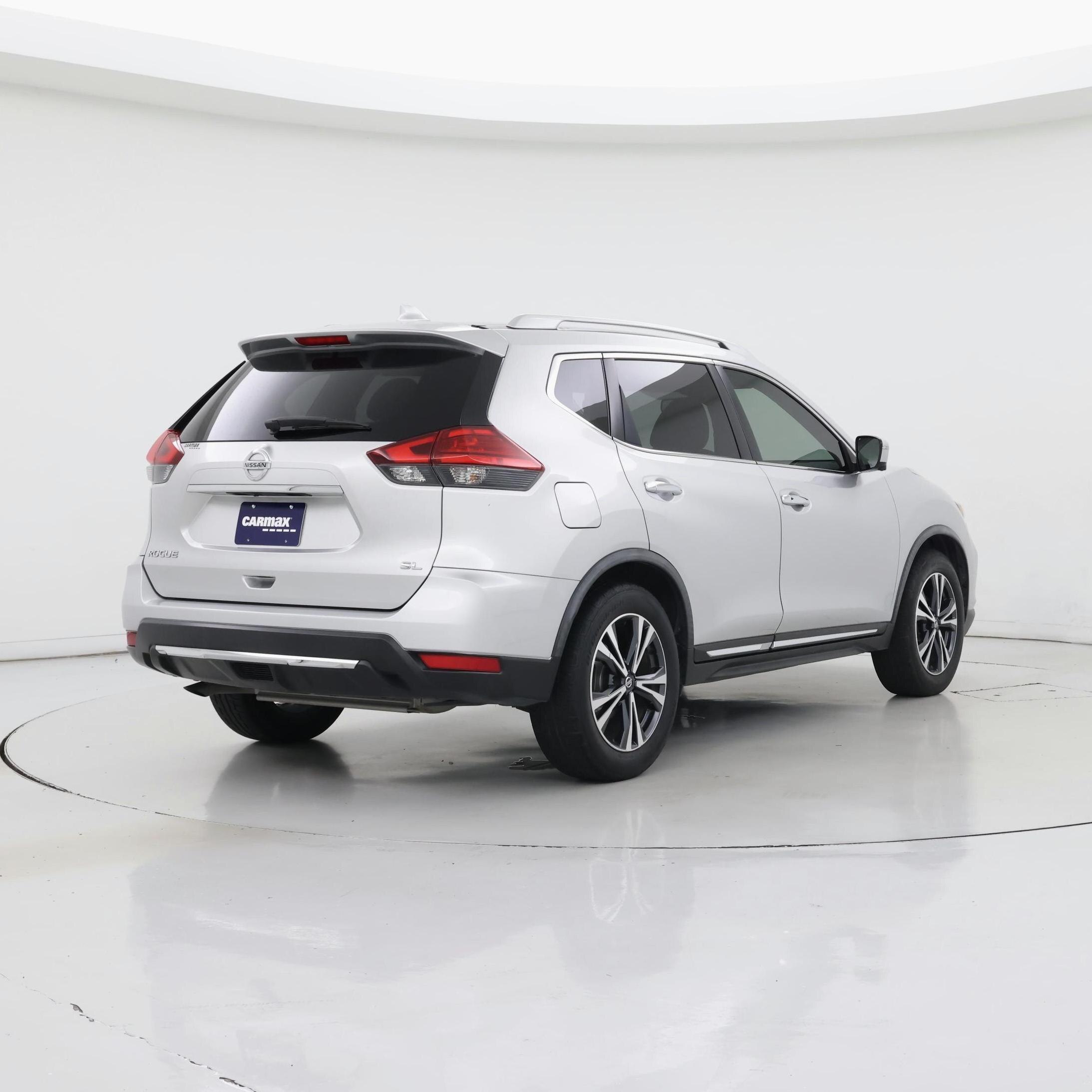 Thumbnail: 2017 Nissan Rogue - 8
