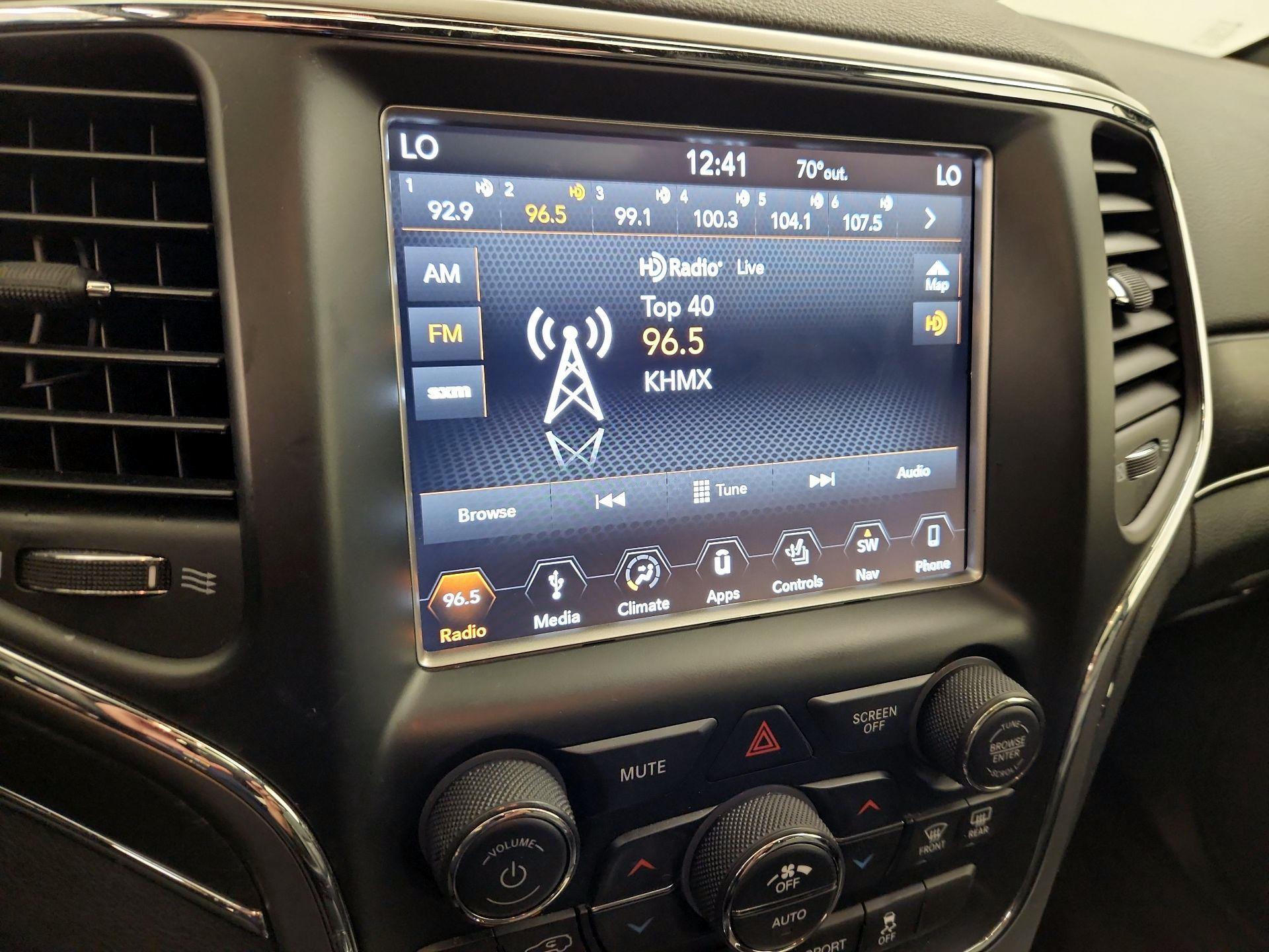 Thumbnail: 2018 Jeep Grand Cherokee - 16
