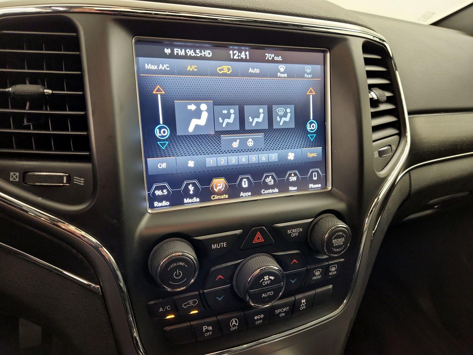 Thumbnail: 2018 Jeep Grand Cherokee - 17