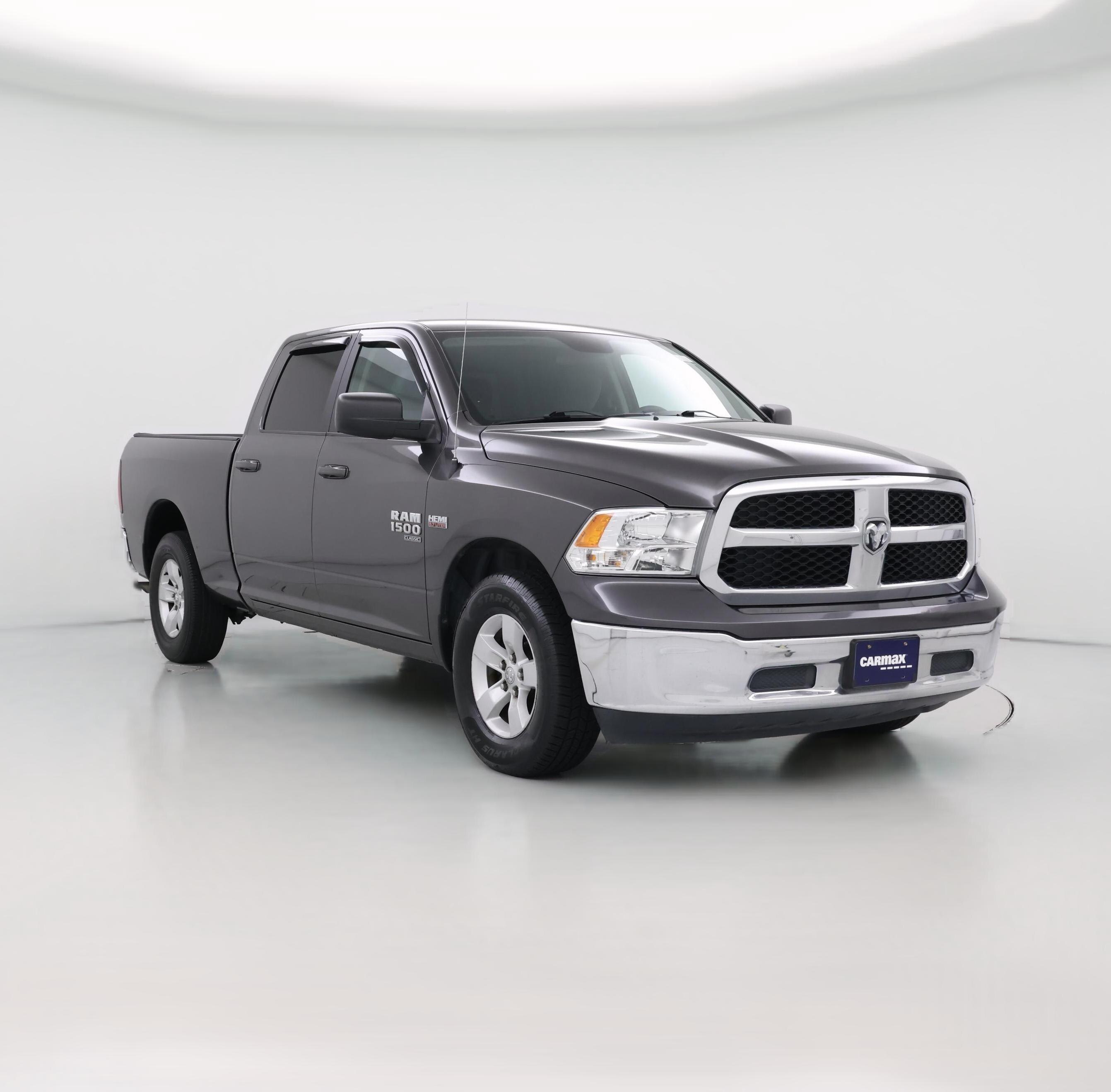 Thumbnail: 2019 RAM 1500 Classic - 1
