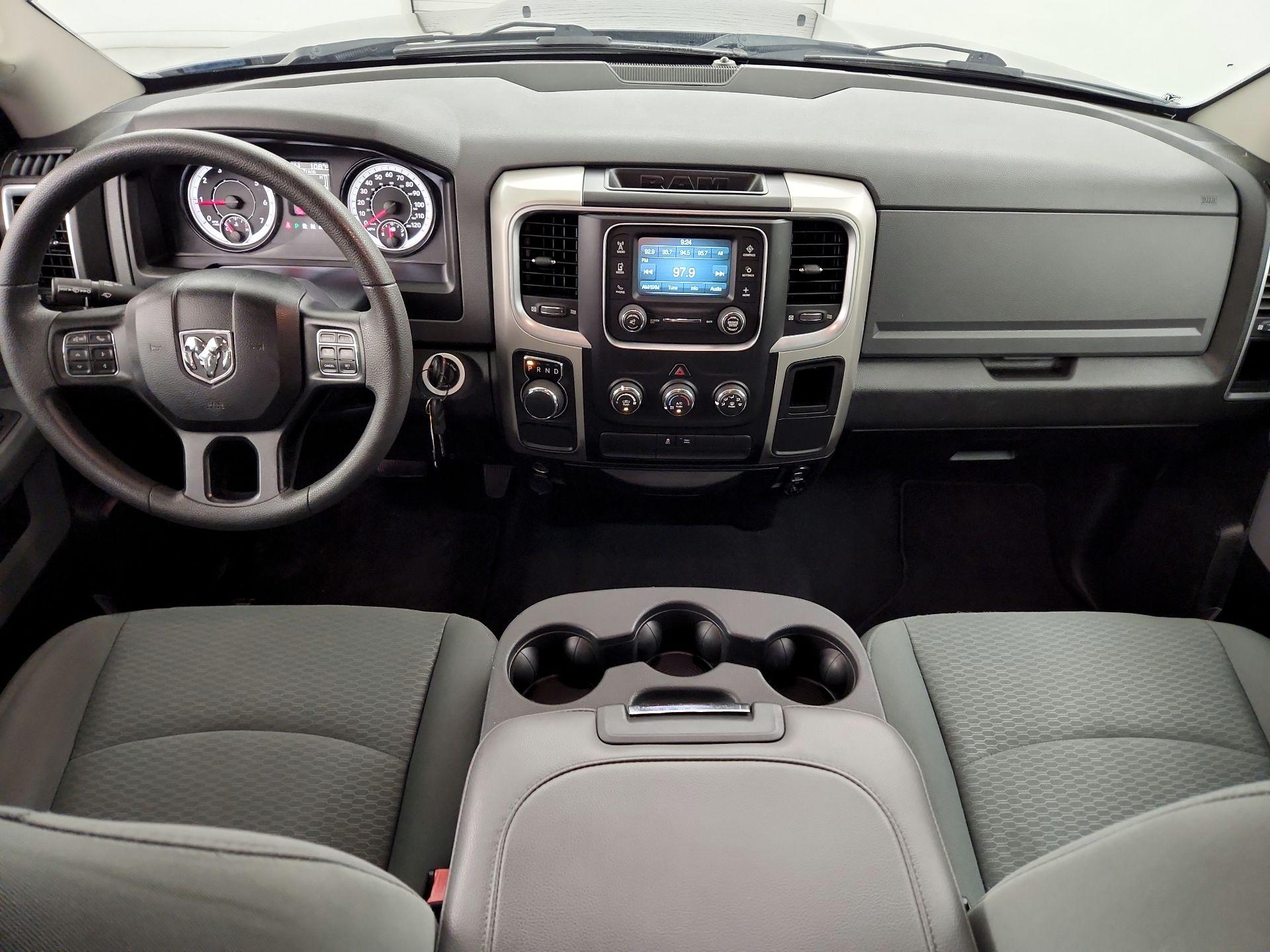 Thumbnail: 2019 RAM 1500 Classic - 9