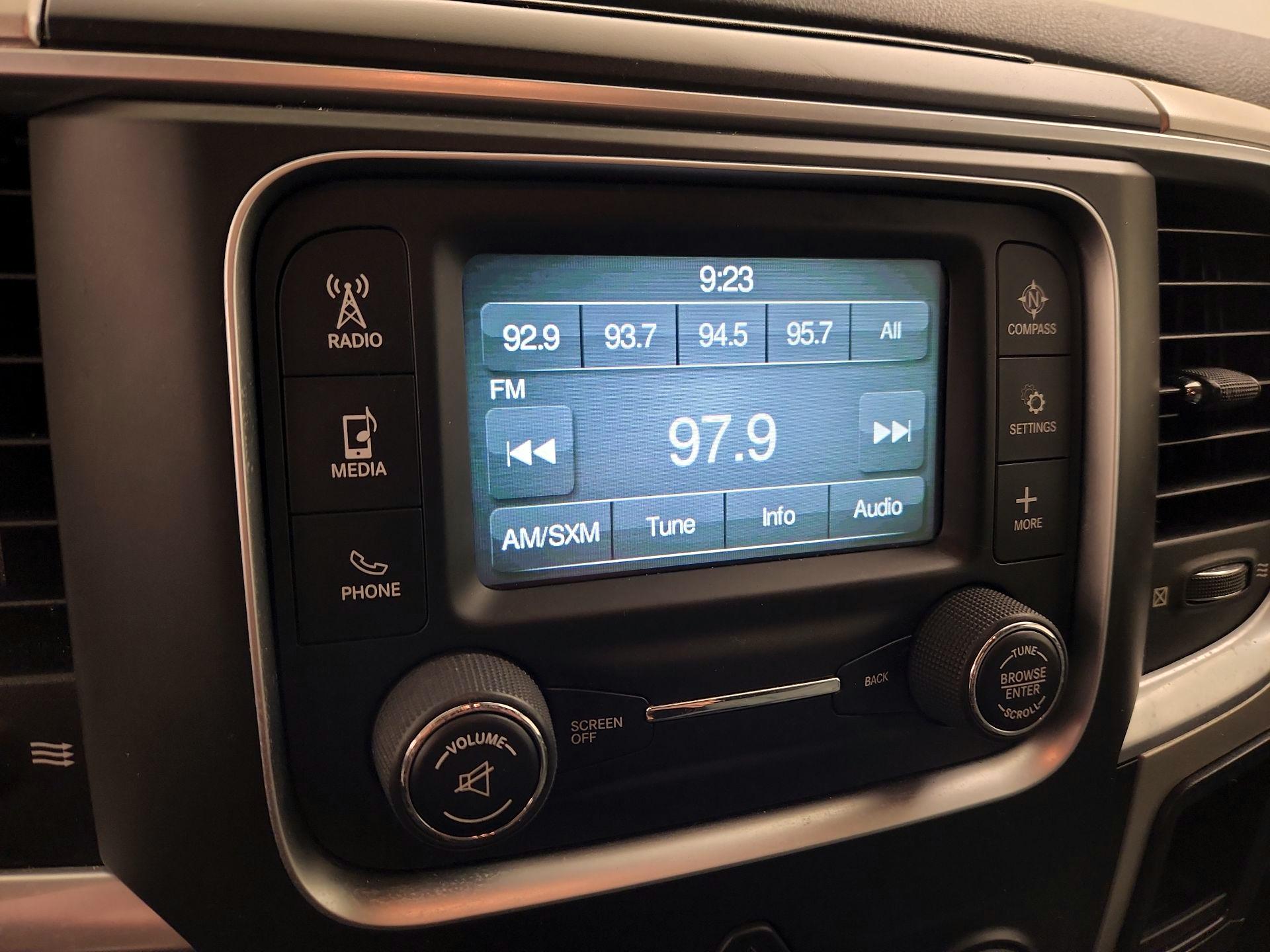 Thumbnail: 2019 RAM 1500 Classic - 15