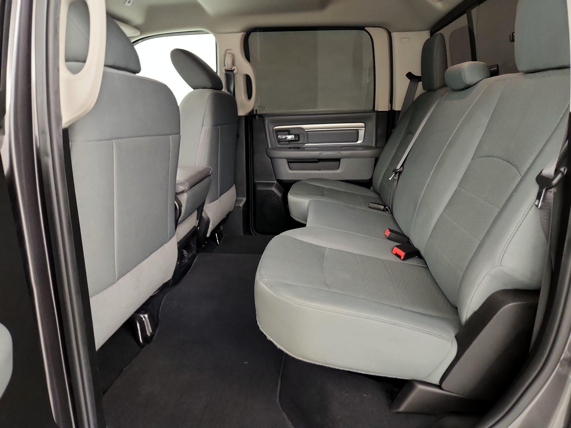 Thumbnail: 2019 RAM 1500 Classic - 19