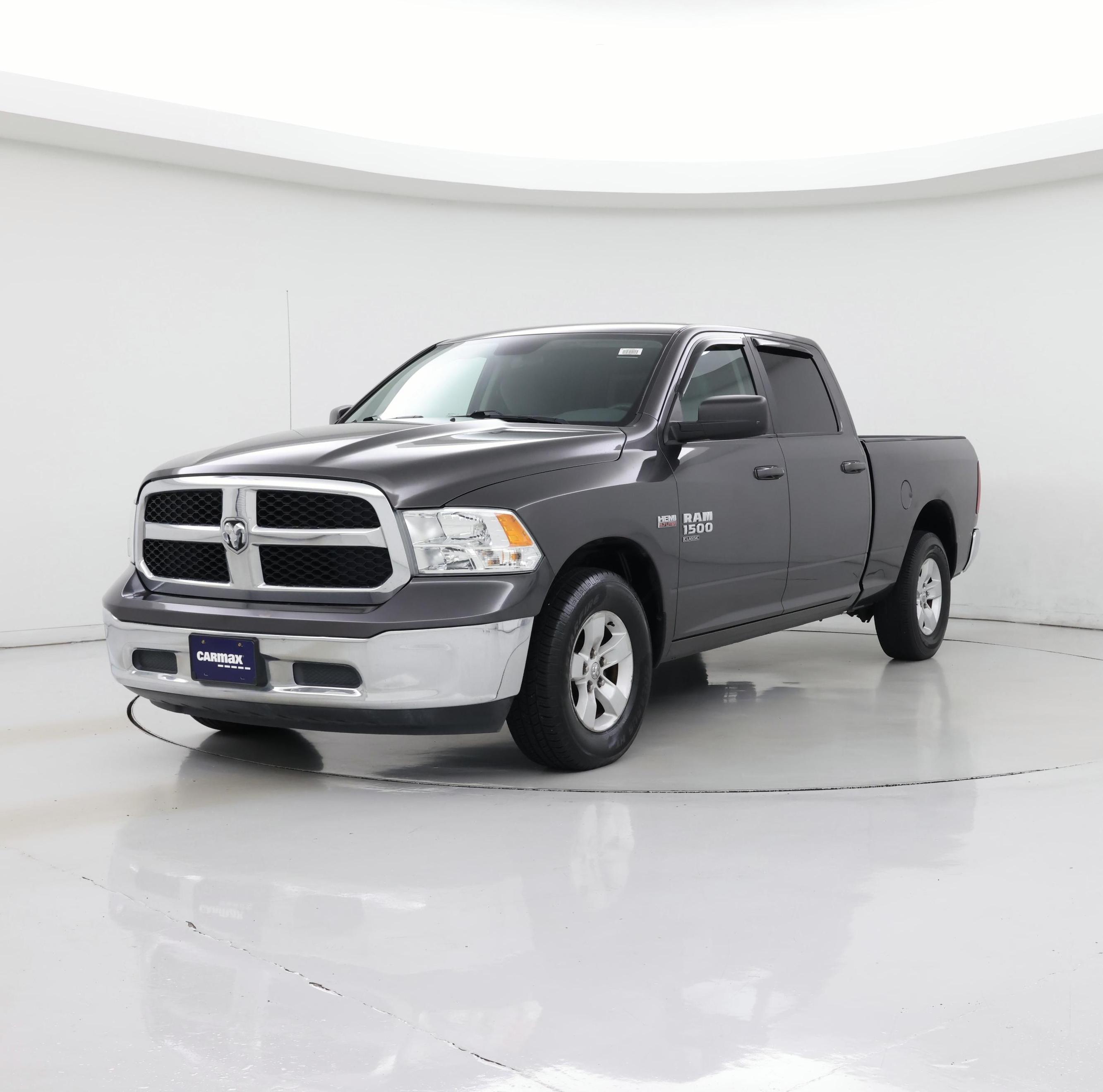 Thumbnail: 2019 RAM 1500 Classic - 4