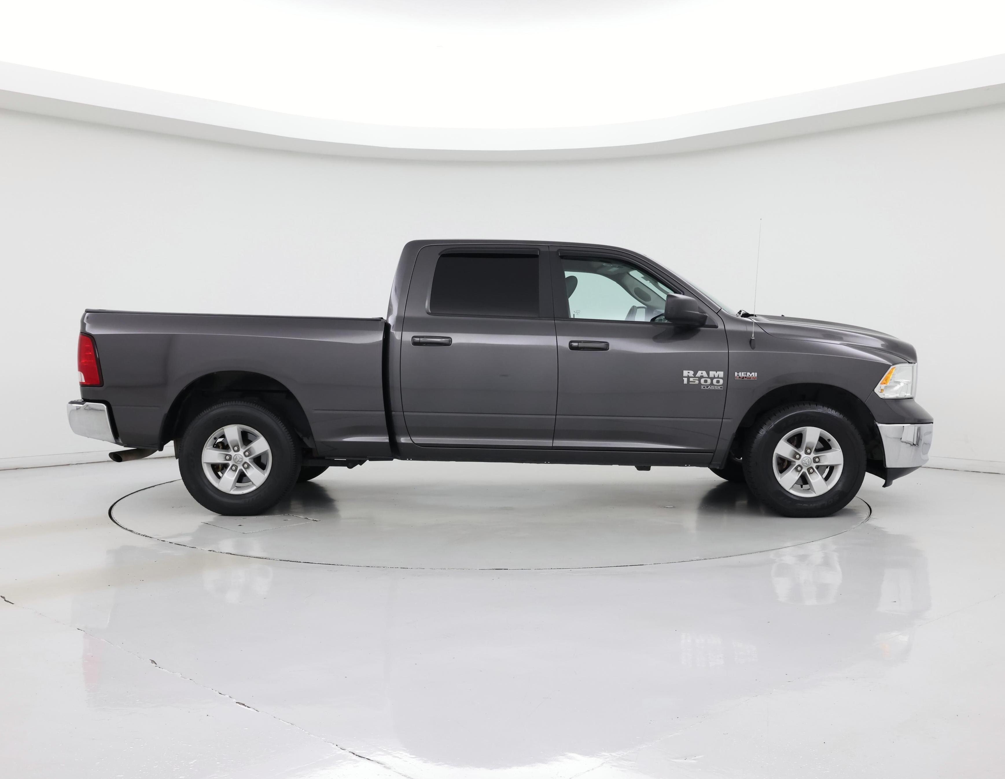 Thumbnail: 2019 RAM 1500 Classic - 7