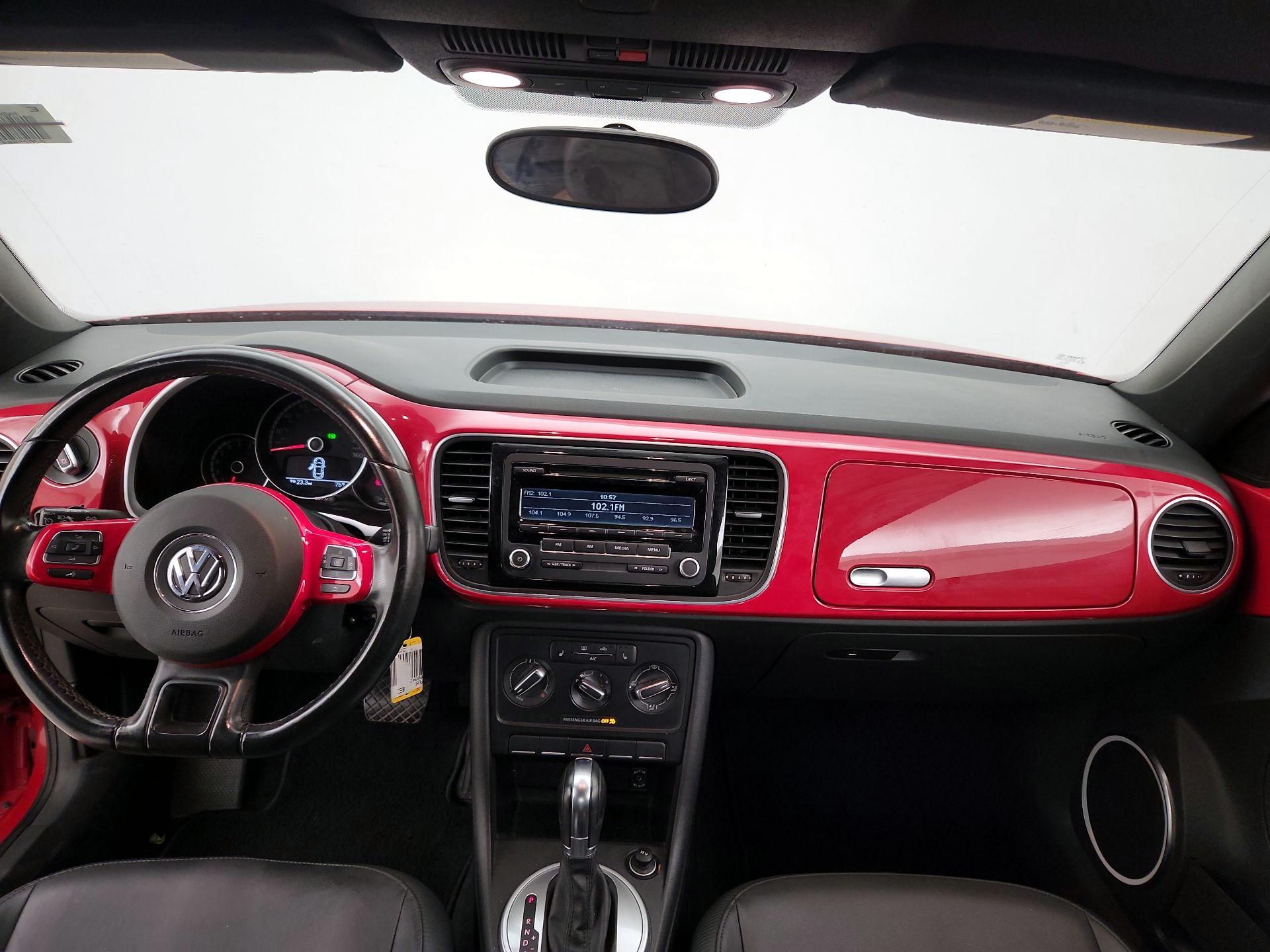 Thumbnail: 2014 Volkswagen Beetle - 9