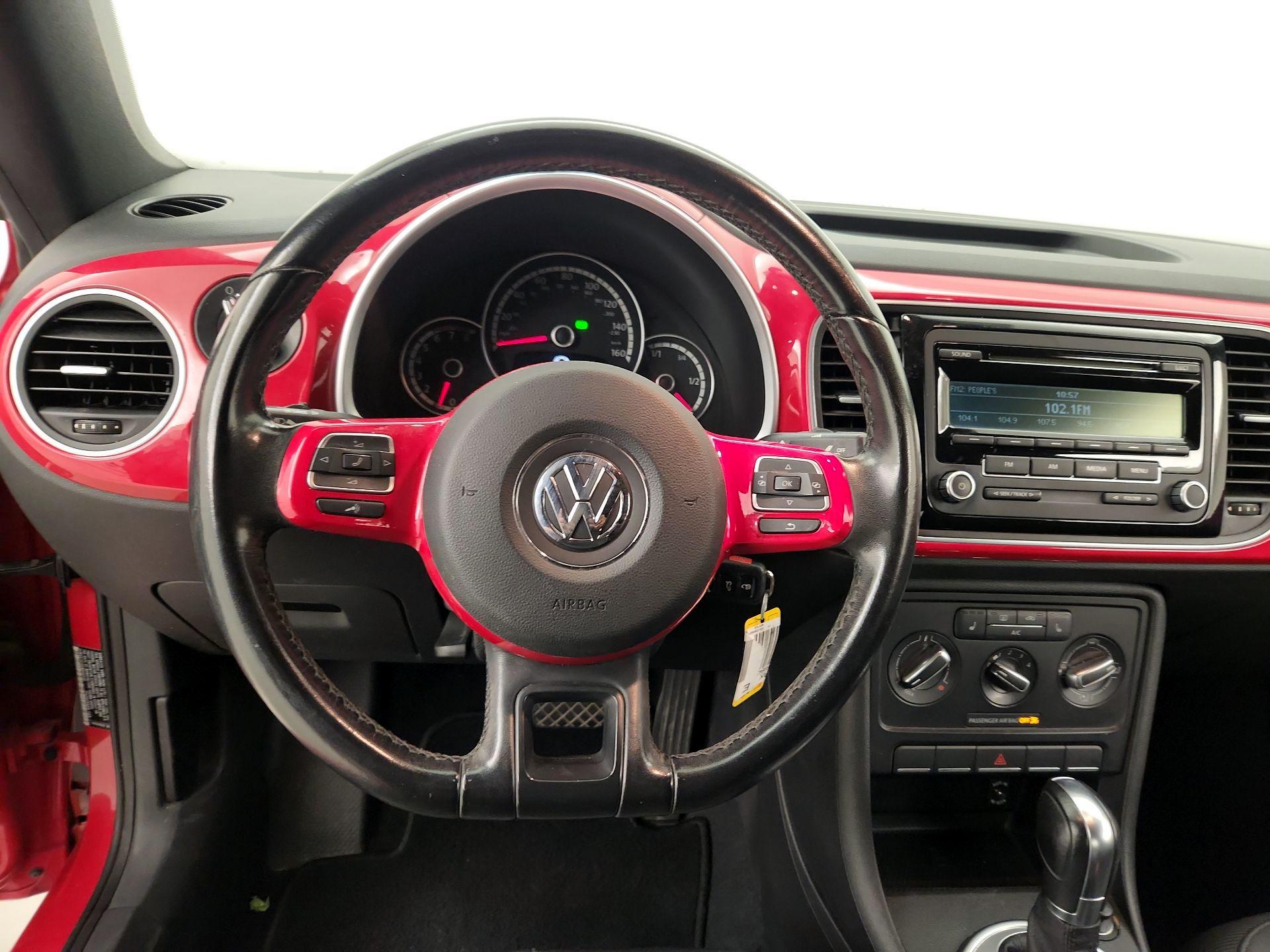 Thumbnail: 2014 Volkswagen Beetle - 10