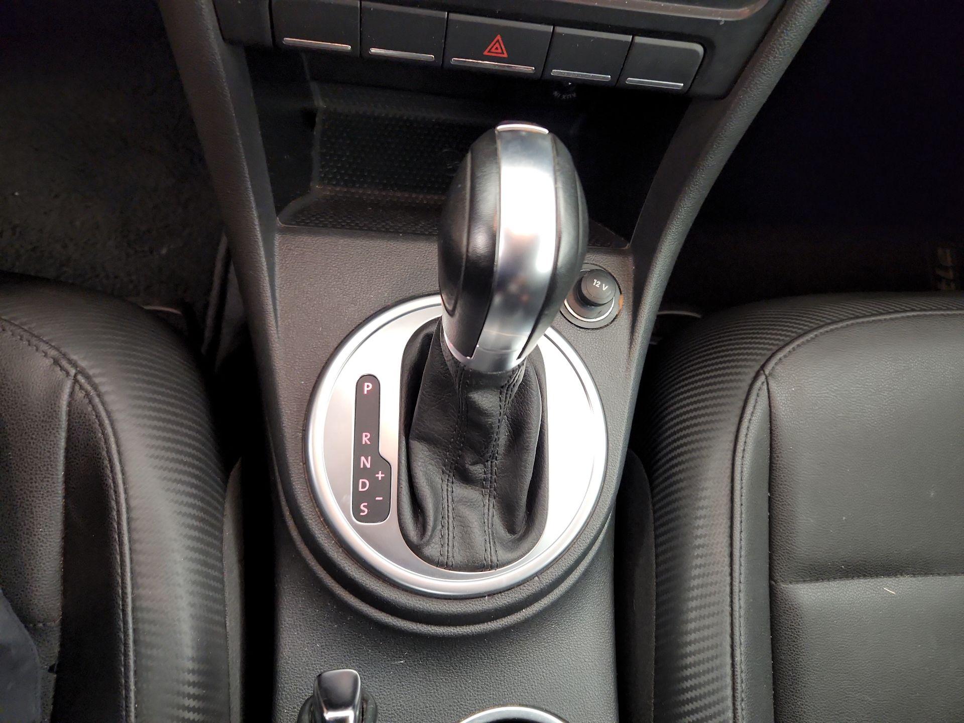 Thumbnail: 2014 Volkswagen Beetle - 16