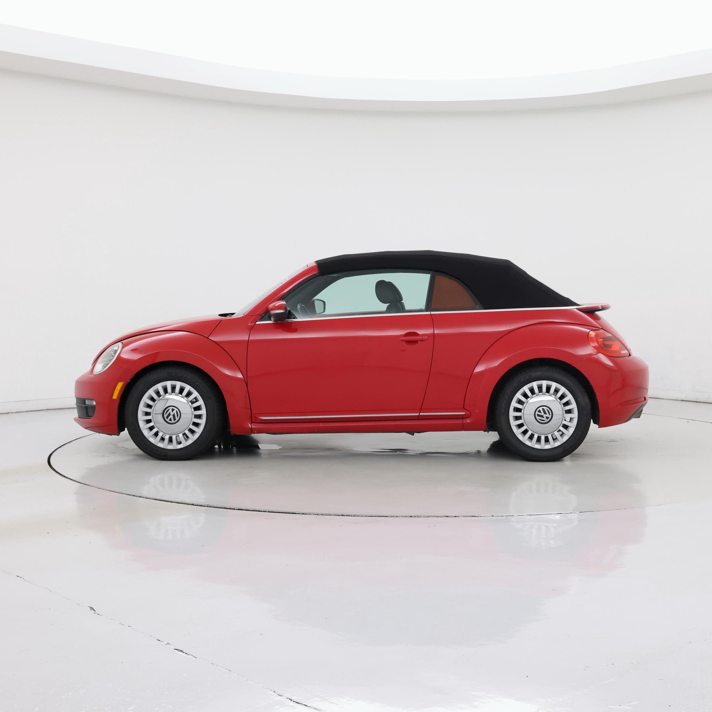 Thumbnail: 2014 Volkswagen Beetle - 3