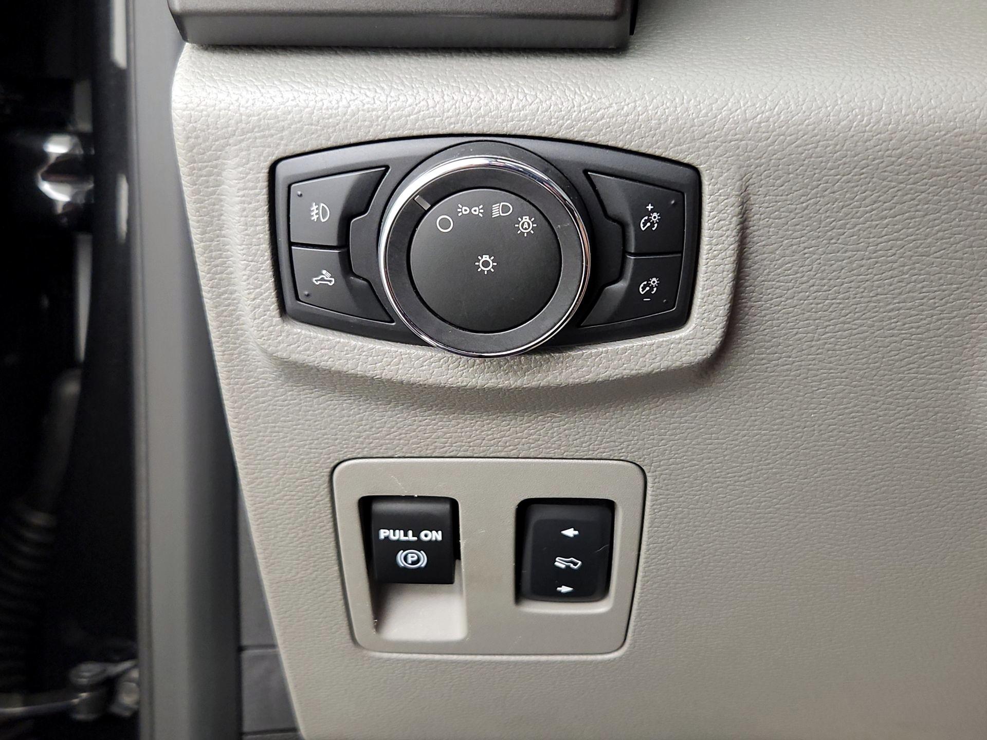 Thumbnail: 2015 Ford F-150 - 13