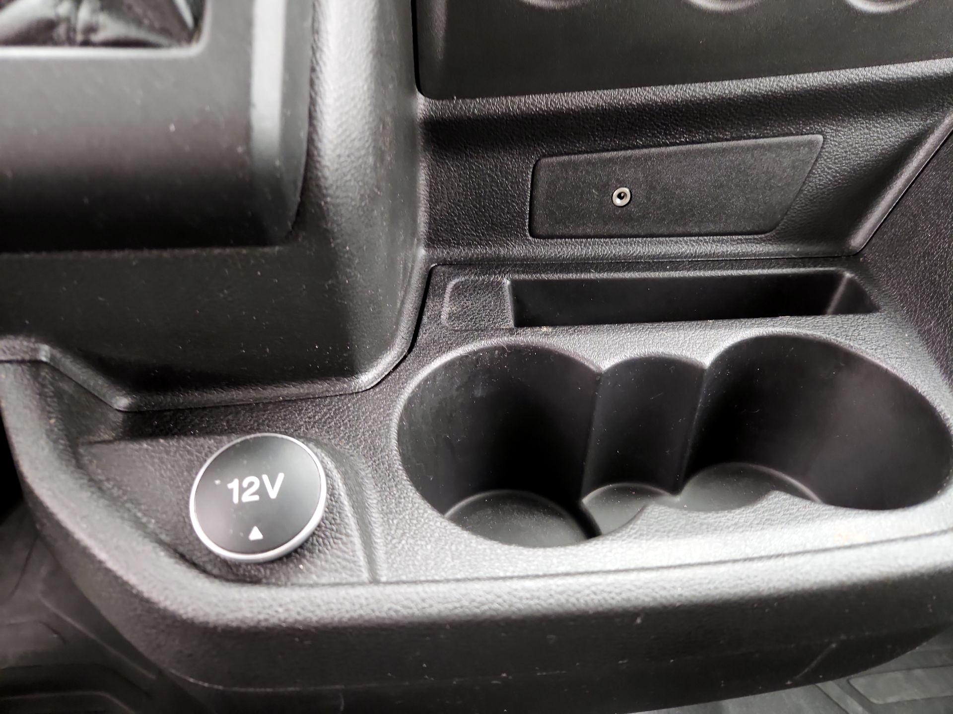 Thumbnail: 2019 Ford Transit Series - 17