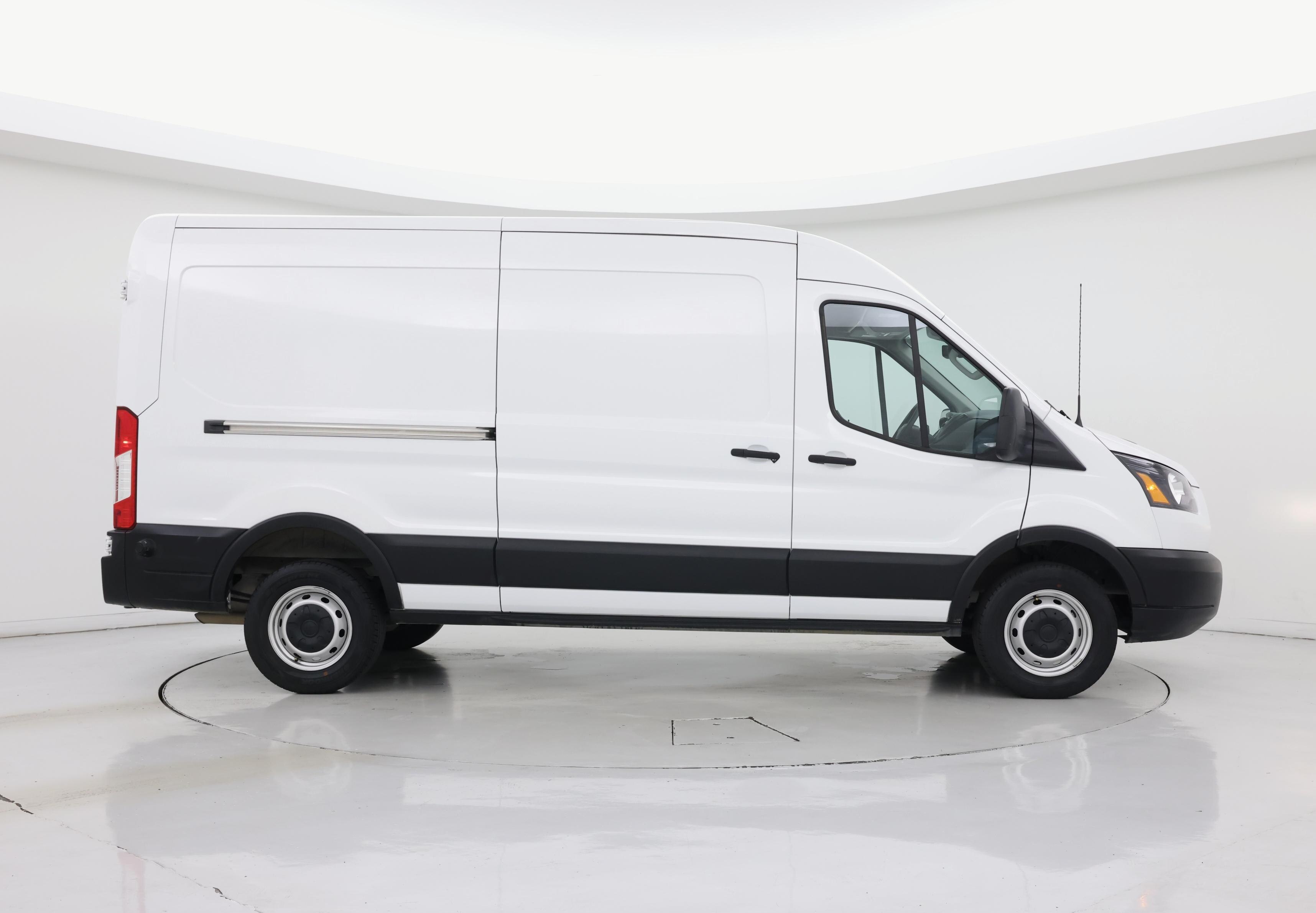 Thumbnail: 2019 Ford Transit Series - 7