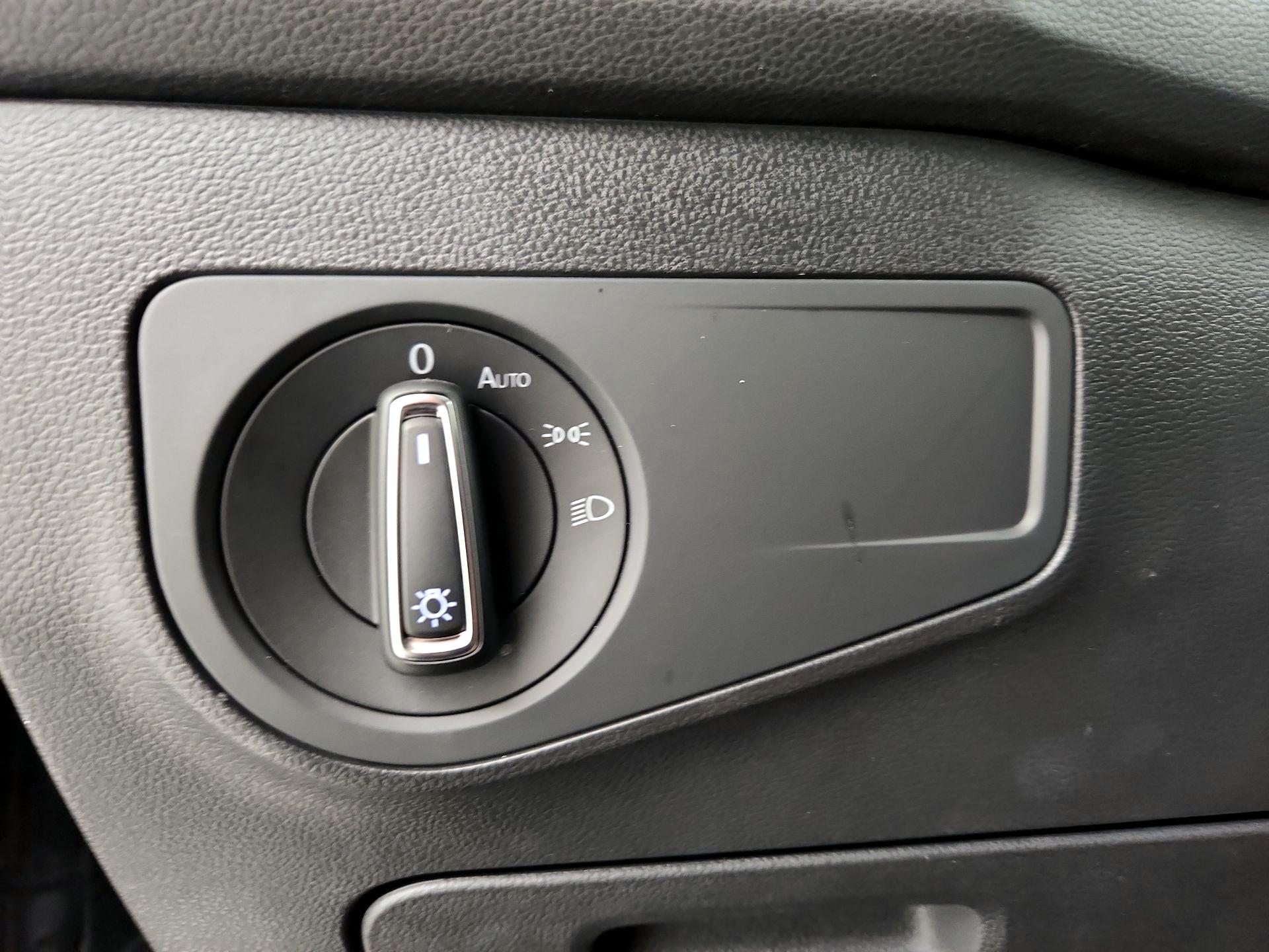 Thumbnail: 2019 Volkswagen Tiguan - 13