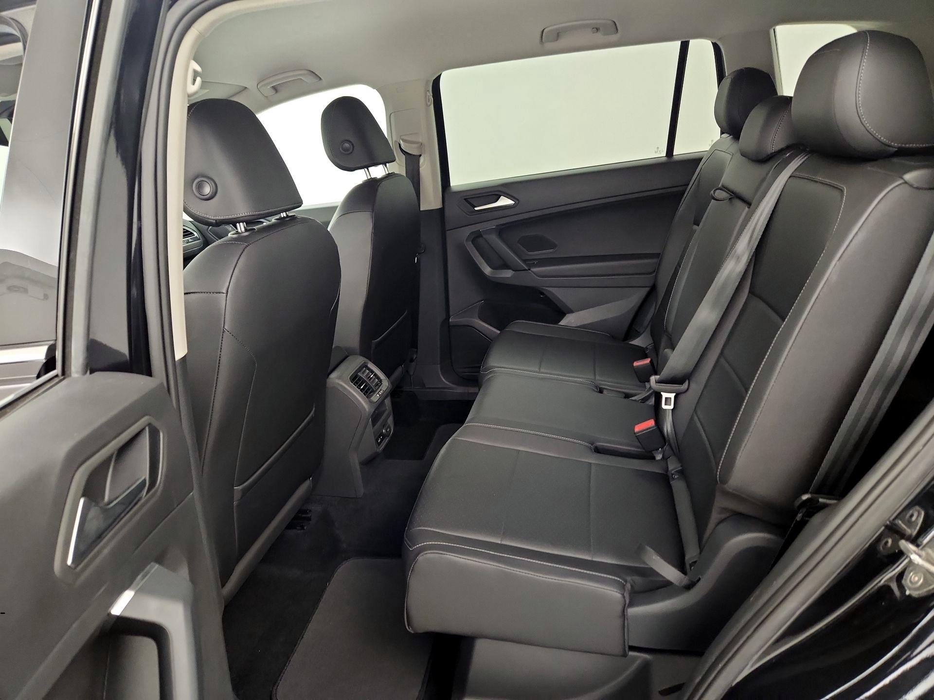 Thumbnail: 2019 Volkswagen Tiguan - 19
