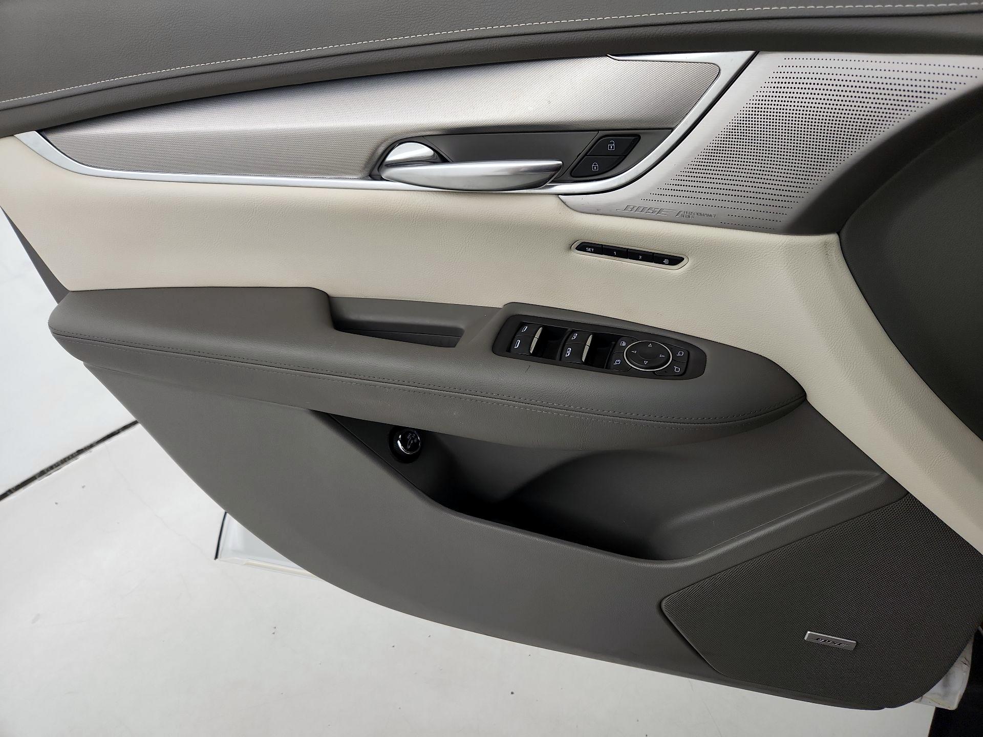 Thumbnail: 2020 Cadillac XT5 - 12