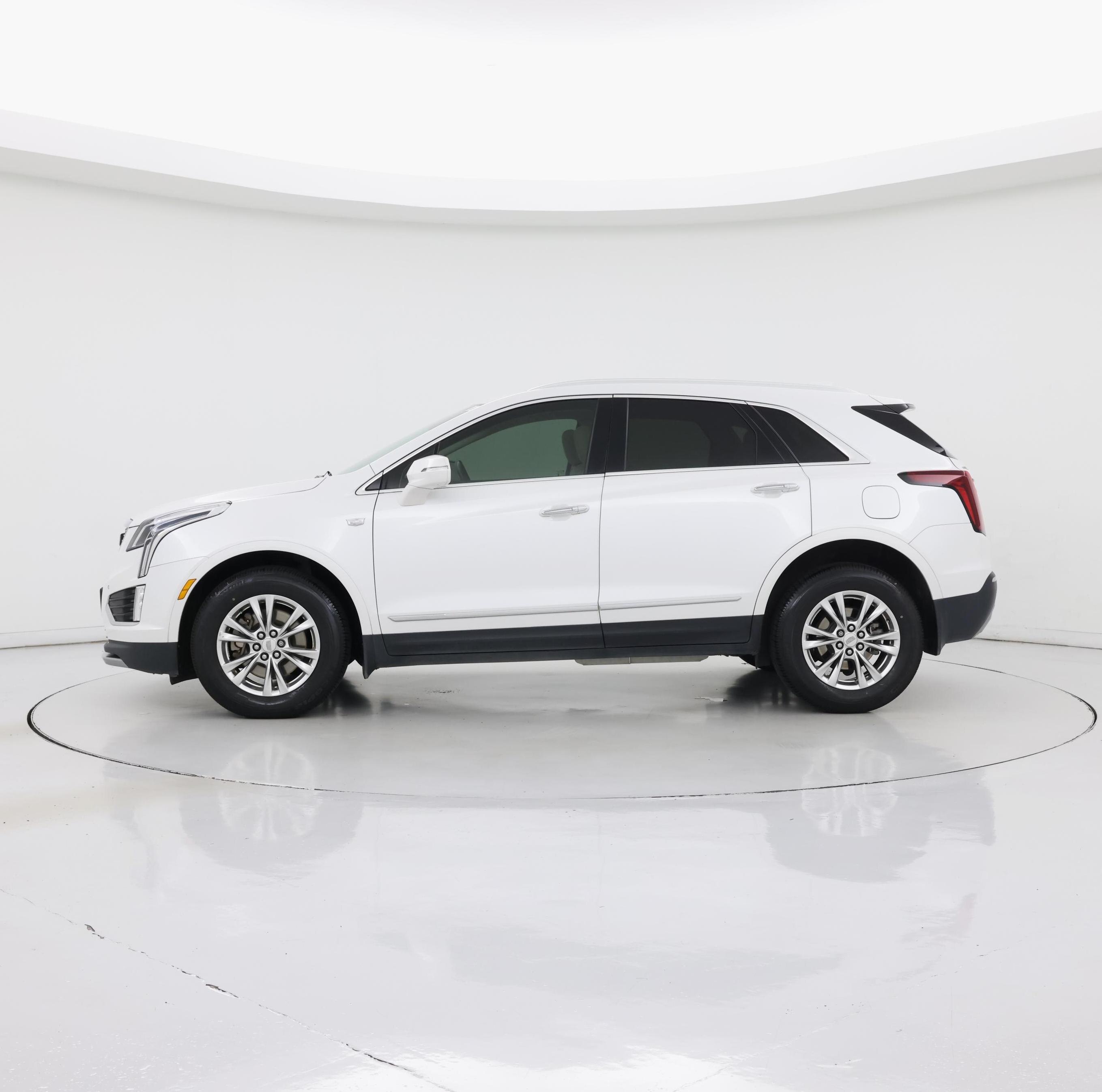 Thumbnail: 2020 Cadillac XT5 - 3