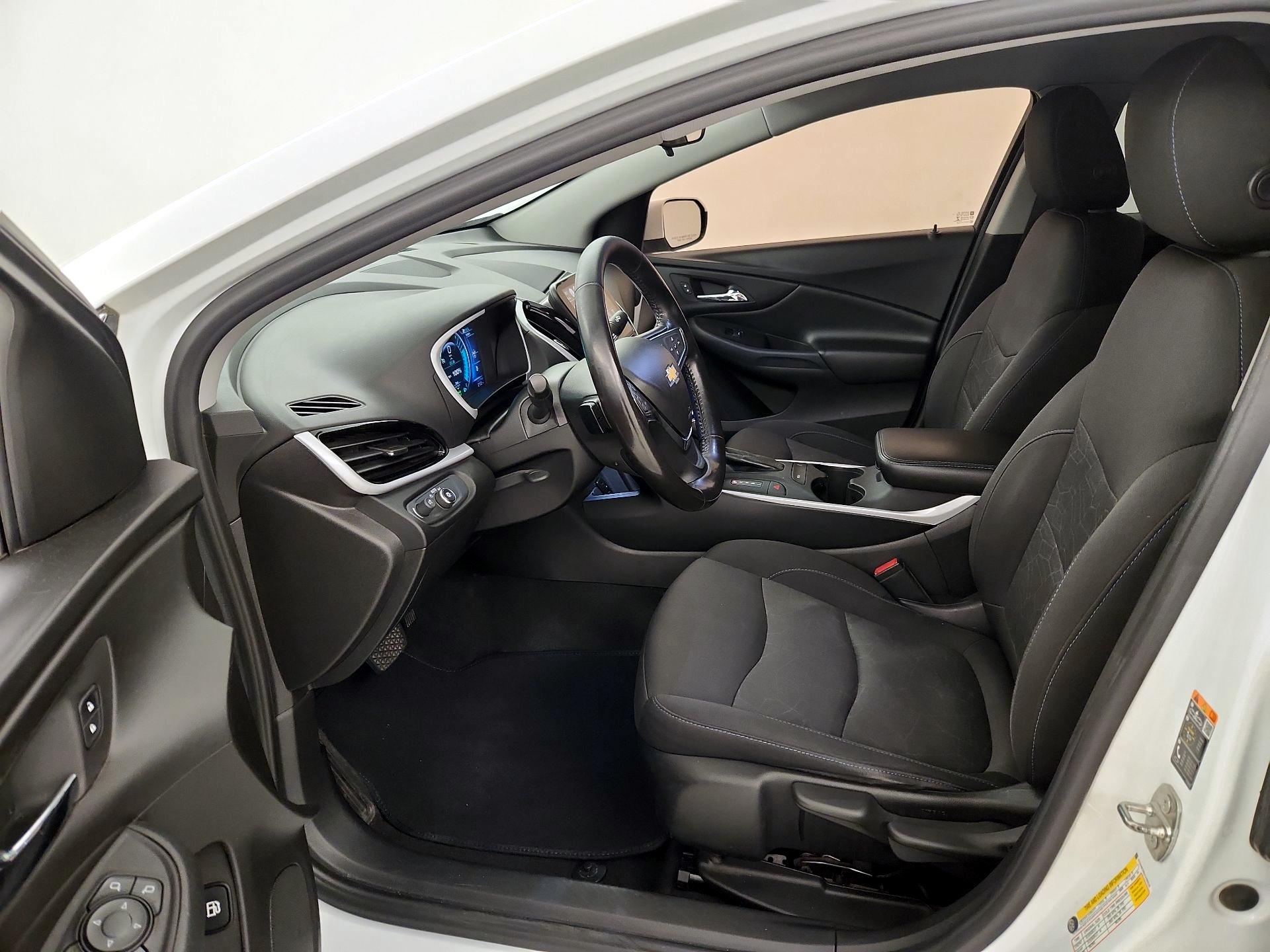 Thumbnail: 2018 Chevrolet Volt - 11